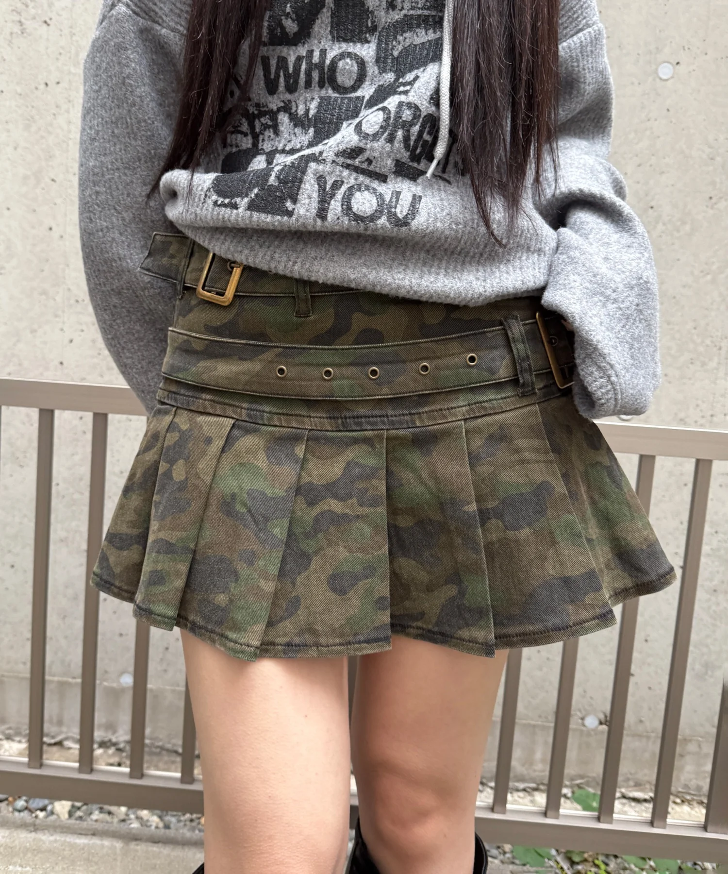 Wベルトデニムプリーツミニスカパン - Image 3
