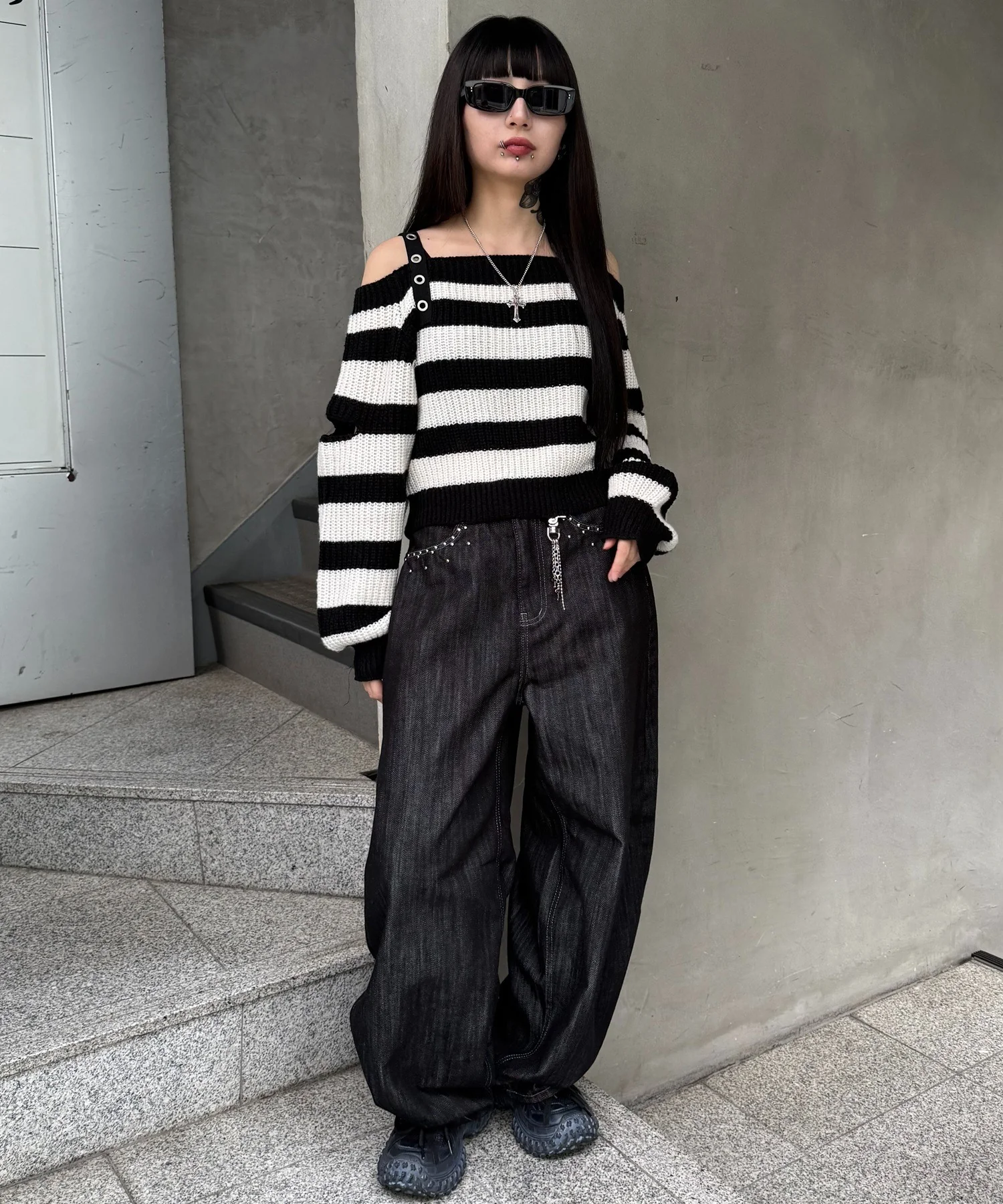 ストラップベルトオフショルボーダーニット - Image 6