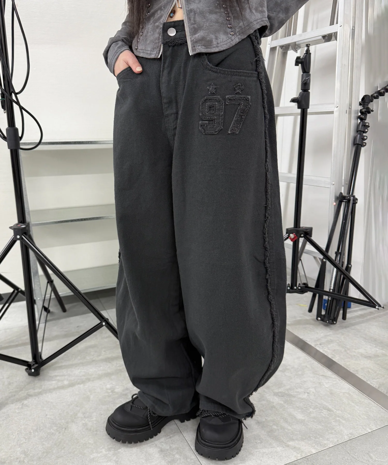 ナンバーパッチカーブワイドパンツ - Image 6