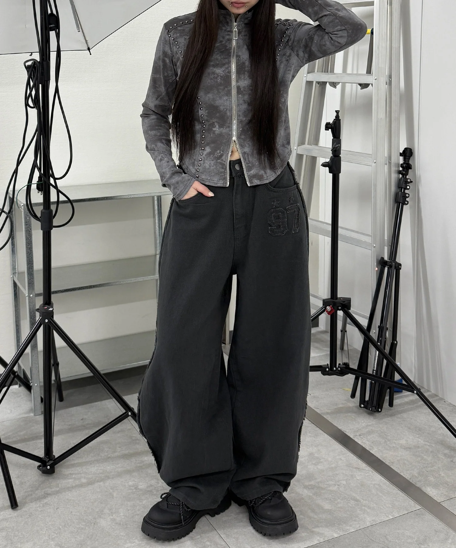 ナンバーパッチカーブワイドパンツ - Image 9