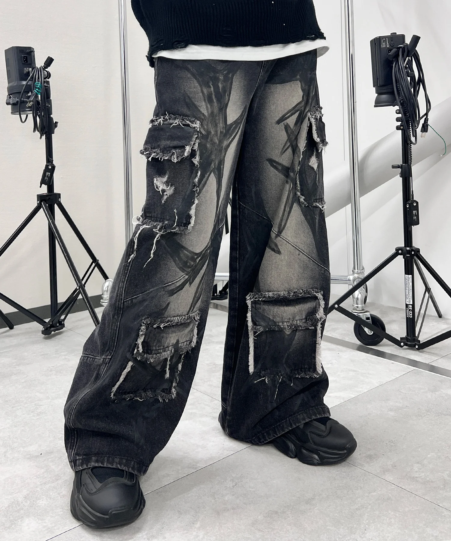 グラフィックペイントカーゴバギーデニム - Image 5