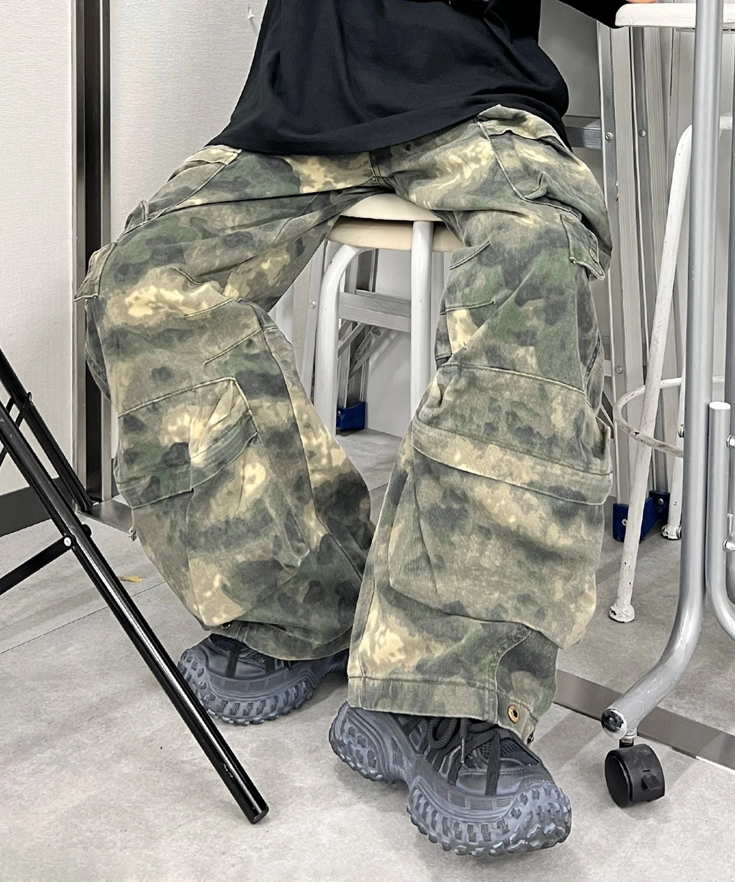 カモフラユーティリティカーゴパンツ - Image 4