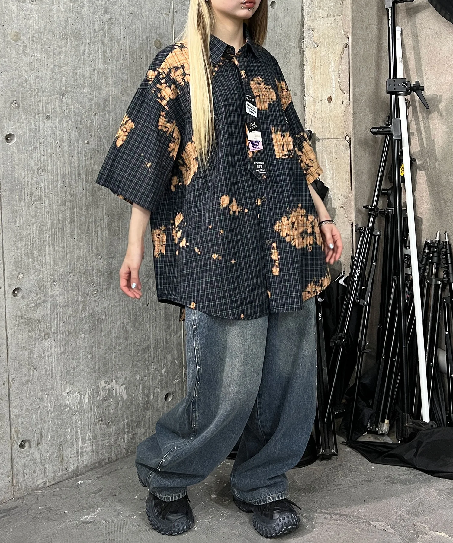 タイ付ブリーチチェックシャツ - Image 9