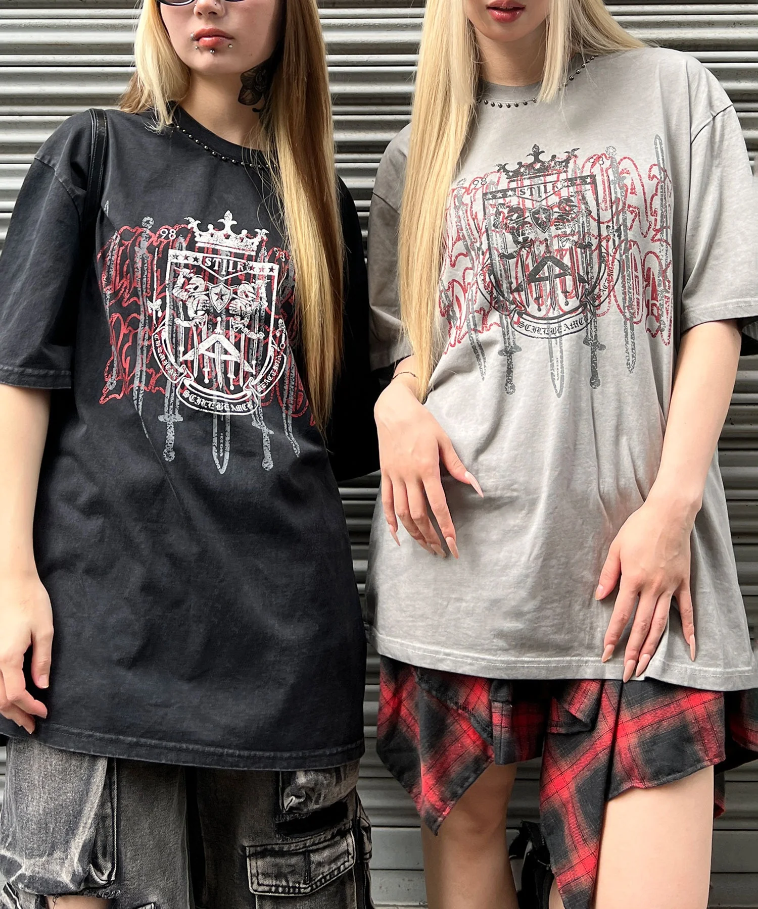 ネックラインスタッズエンブレムT - Image 4
