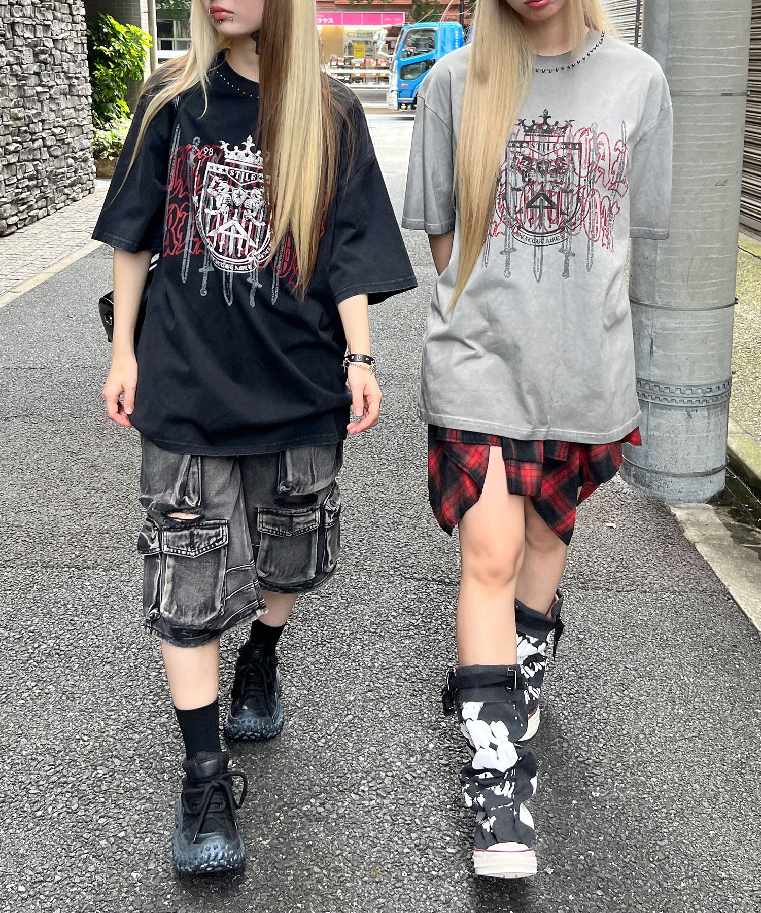 ネックラインスタッズエンブレムT - Image 6