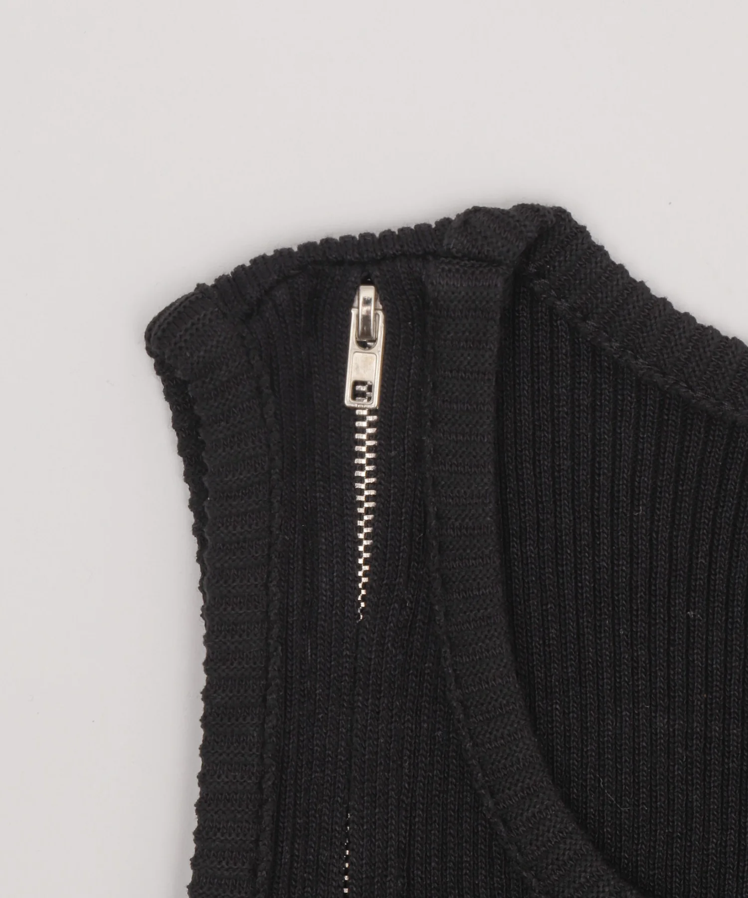ZIPショルダーニットタンク - Image 18