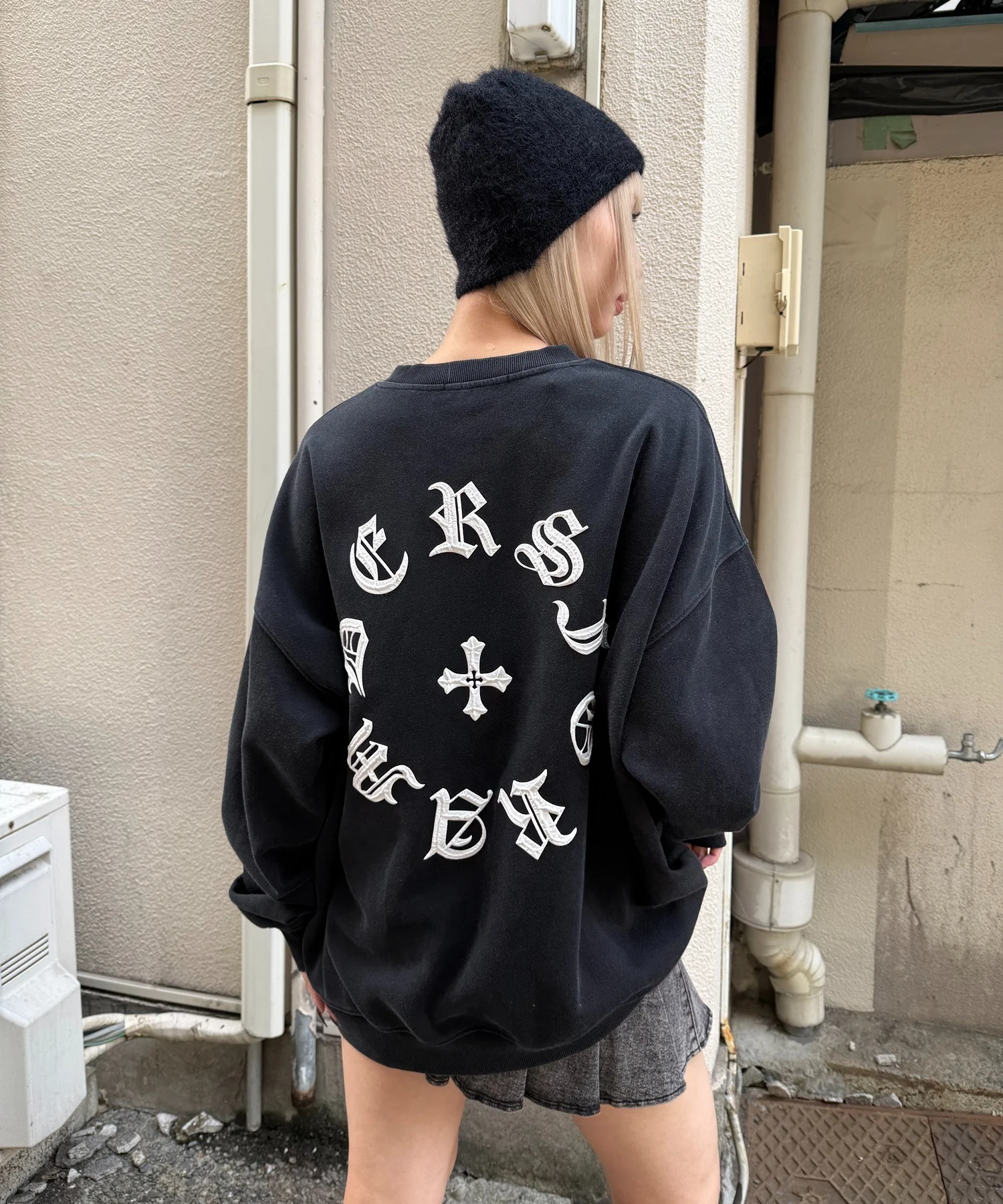 ゴシックロゴスウェット - Image 11