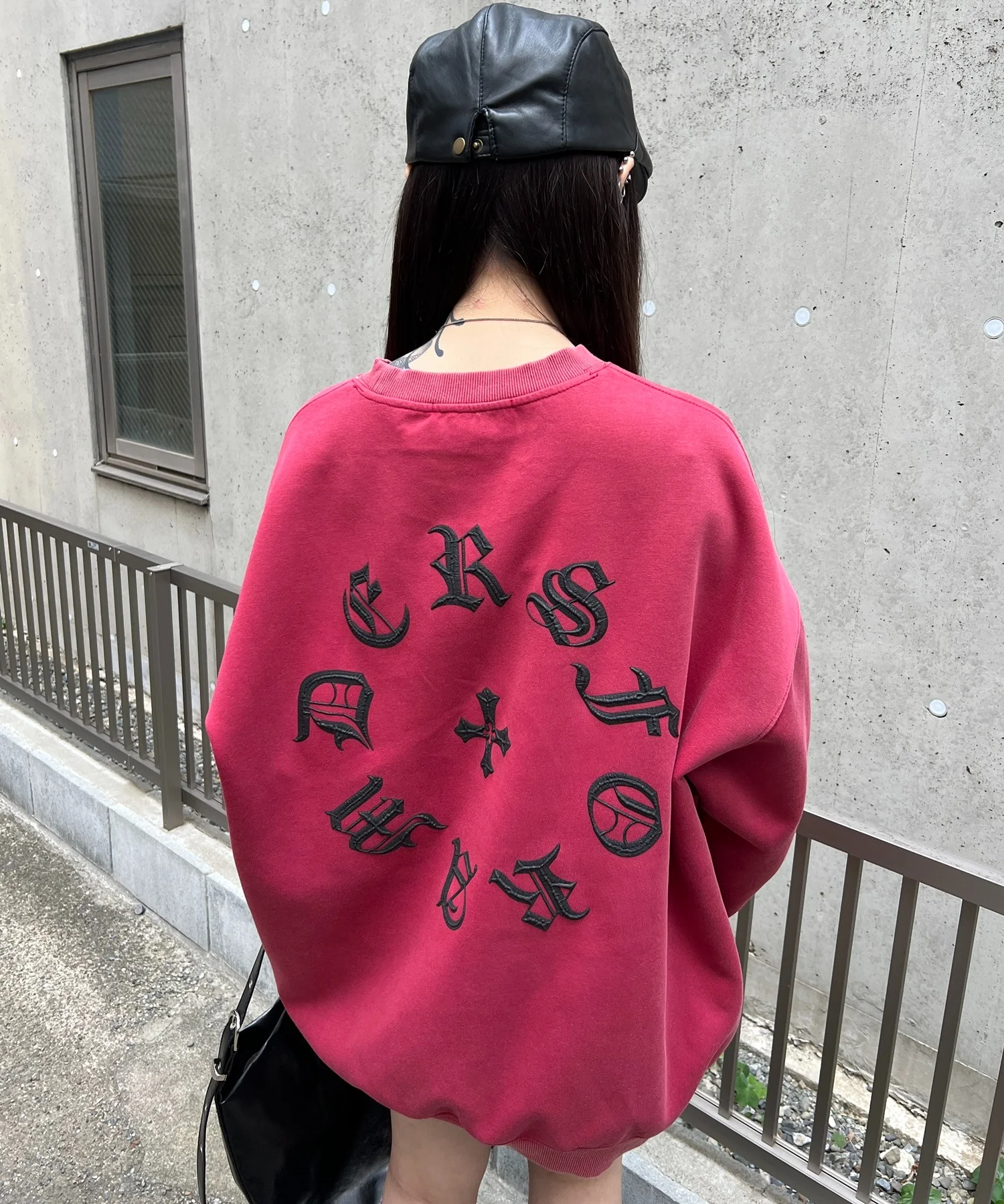 ゴシックロゴスウェット - Image 6