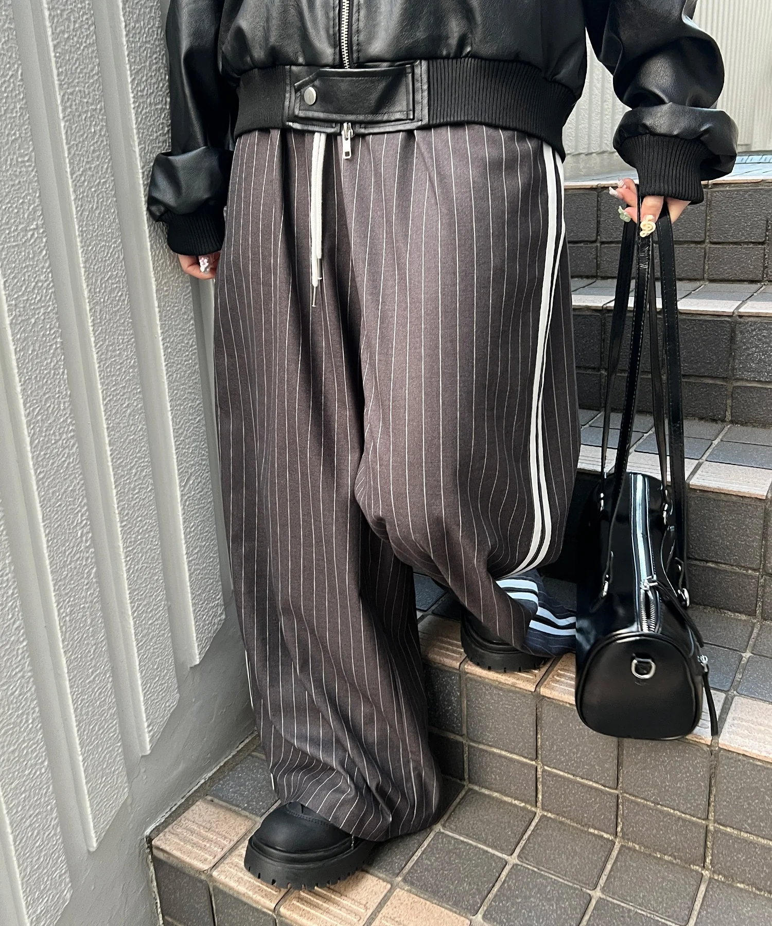 ストライプトラックパンツ - Image 11
