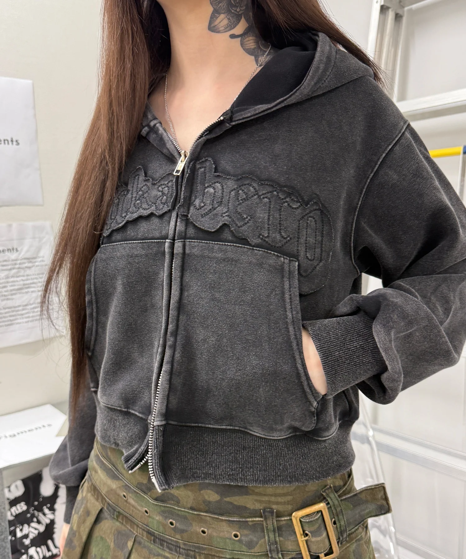 フェードゴシックロゴフーディ－ - Image 3