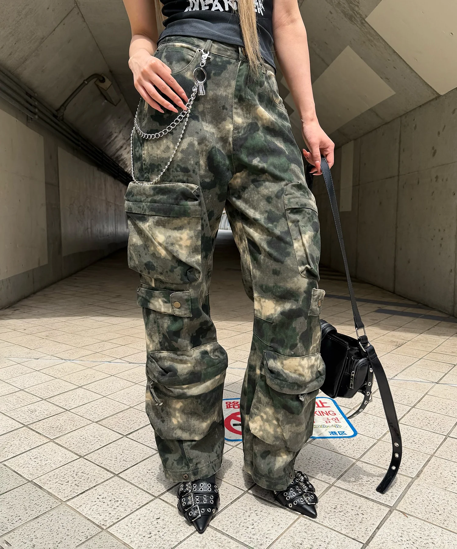 カモフラユーティリティカーゴパンツ - Image 2