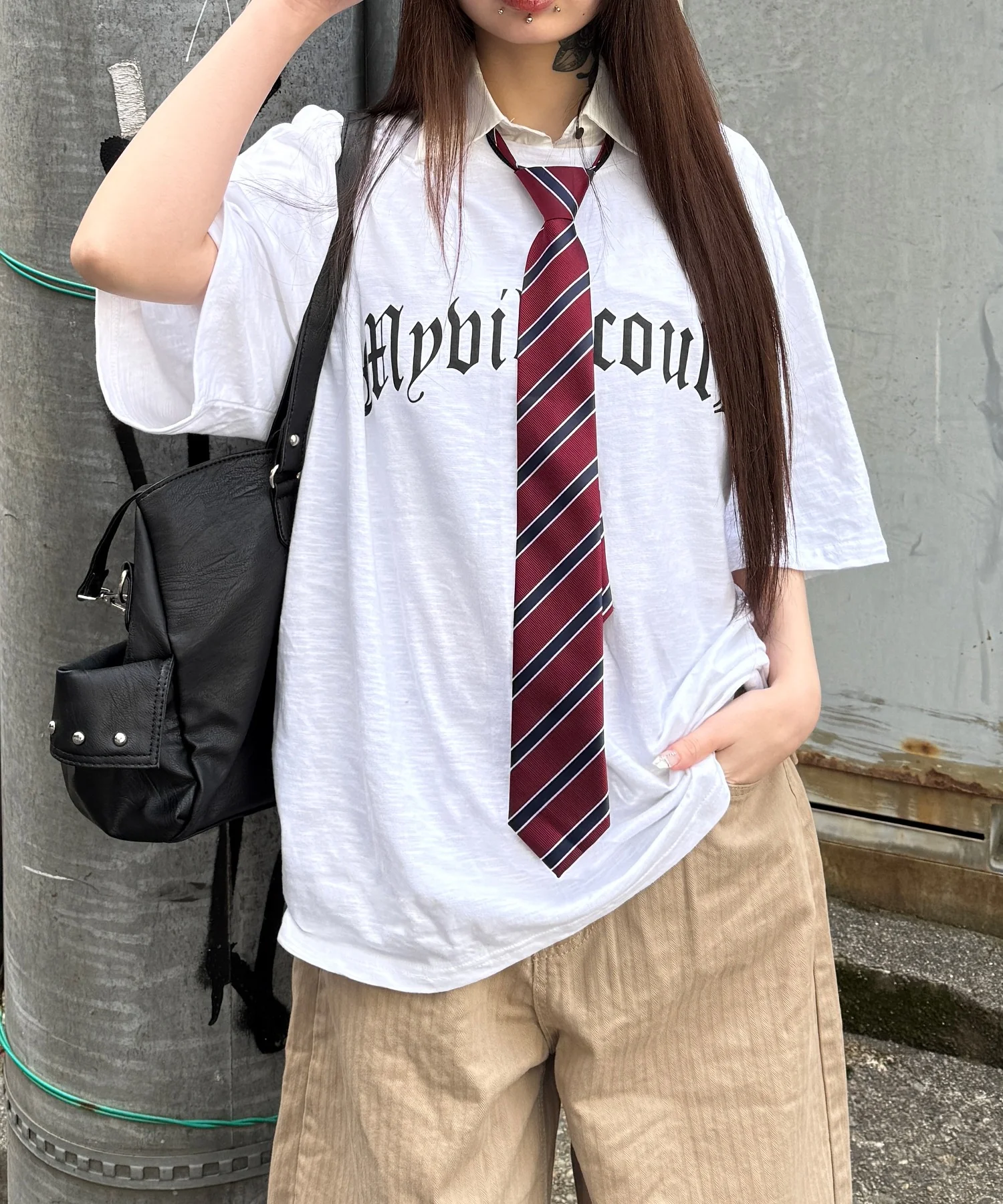 ゴシックロゴビッグTシャツ - Image 3
