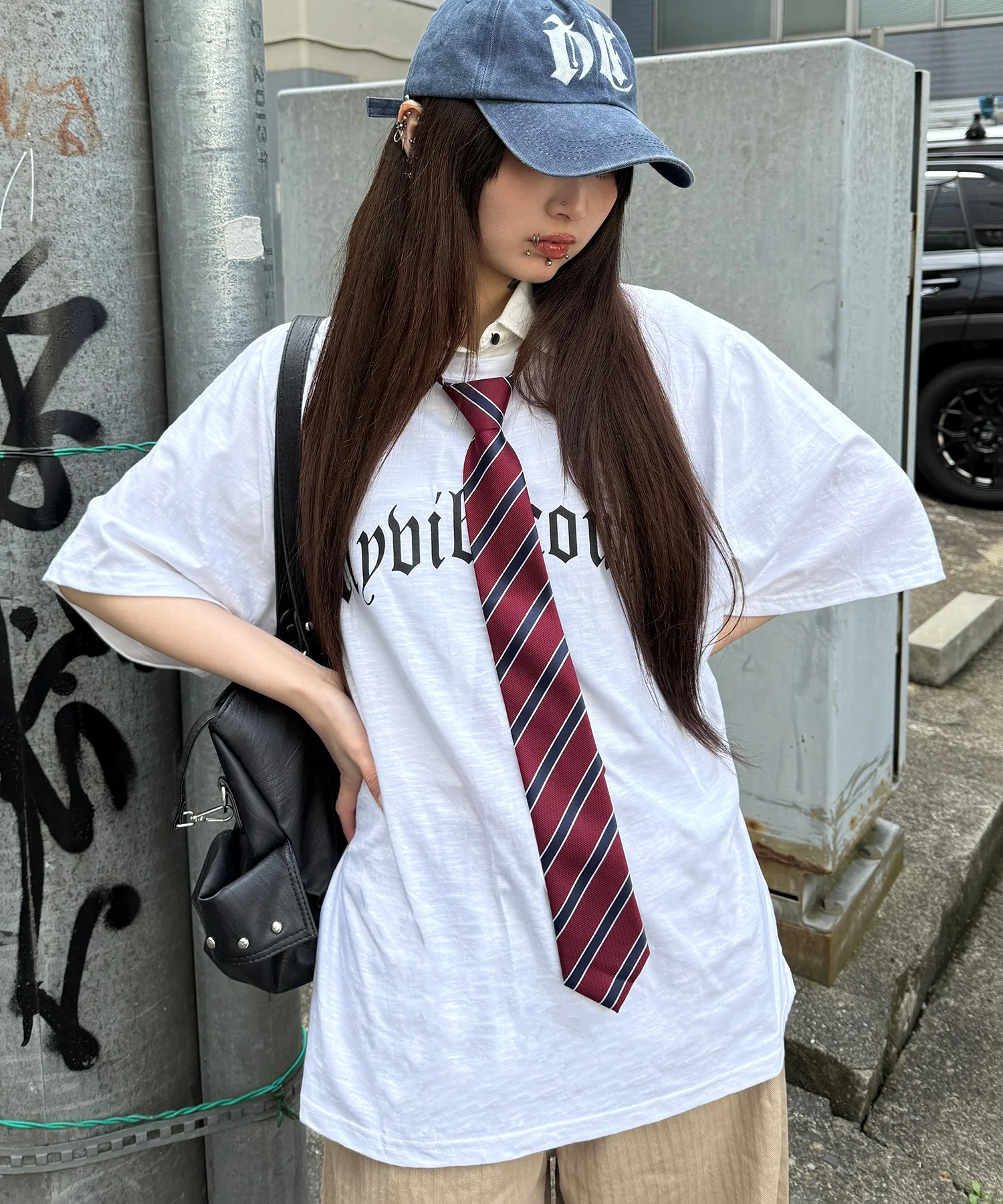 ゴシックロゴビッグTシャツ - Image 5