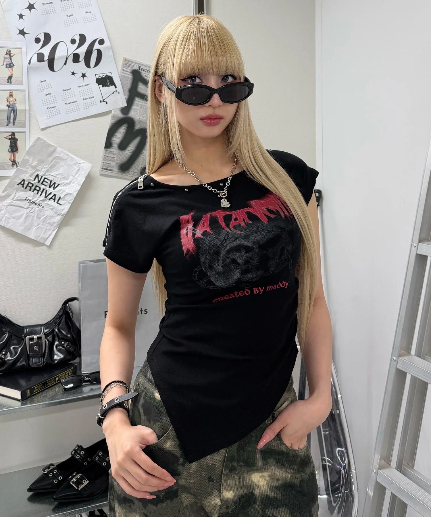 アシメオフショルバンTシャツ - Image 3
