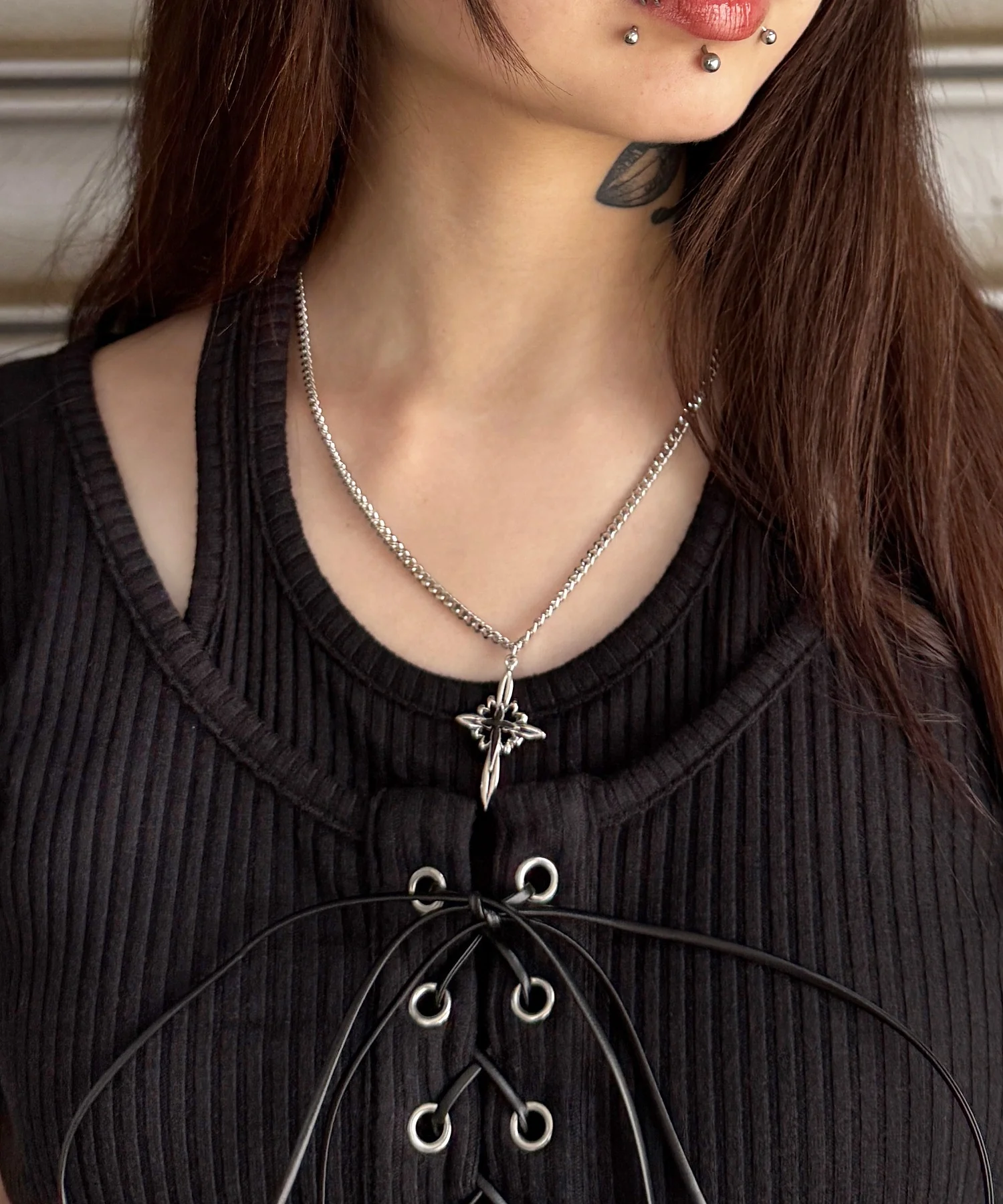トライバルクロスネックレス - Image 3