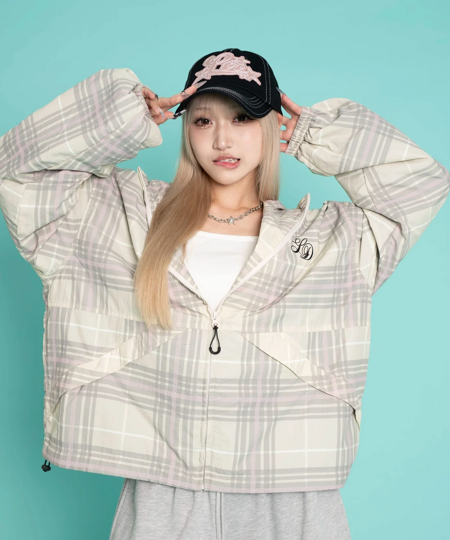チェックロゴフードブルゾン - Image 23