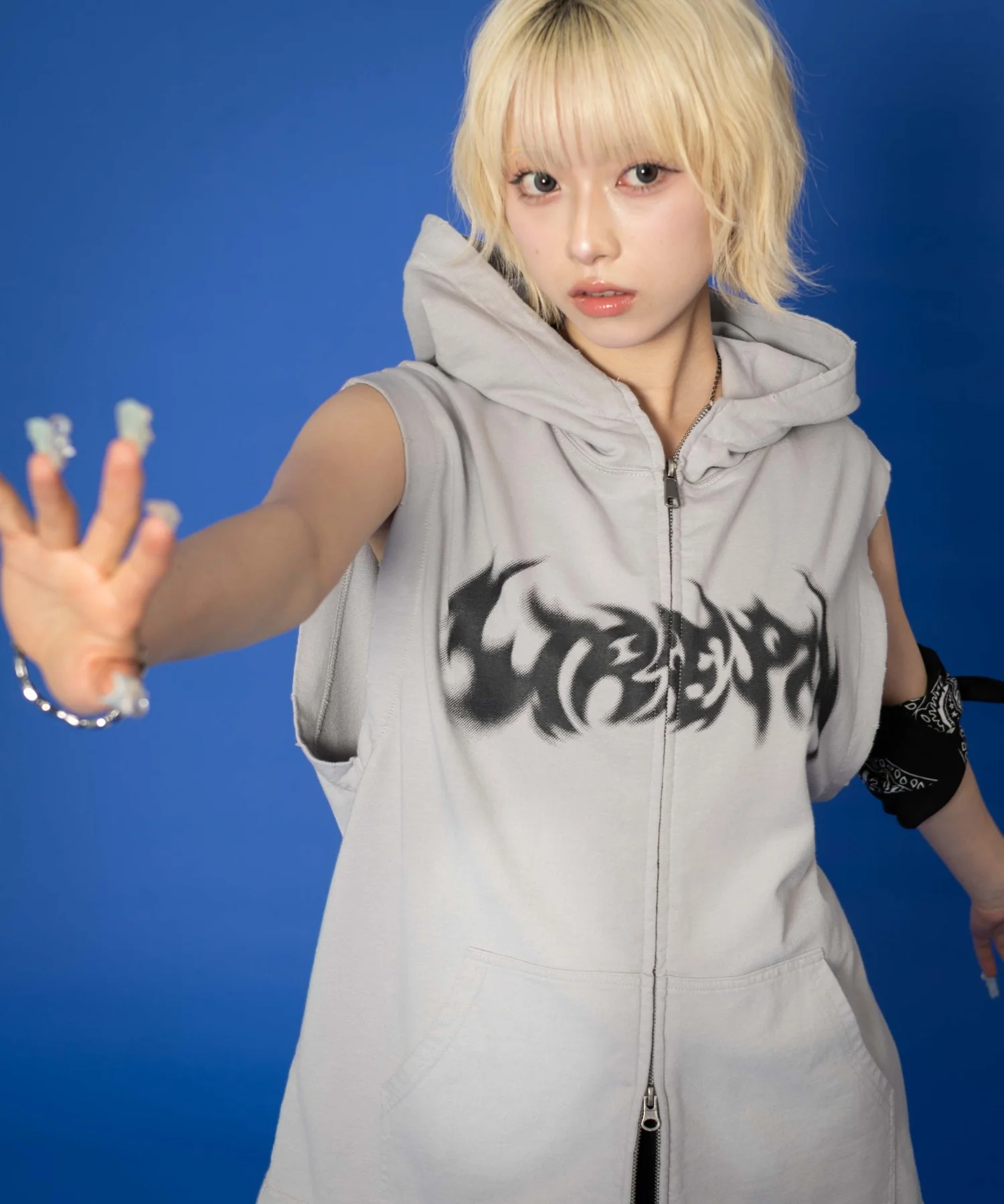 ノースリーブグラフィックZIPパーカー - Image 16
