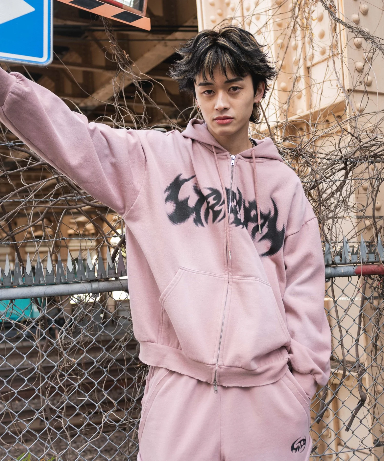 グラフィックZIPパーカー - Image 17