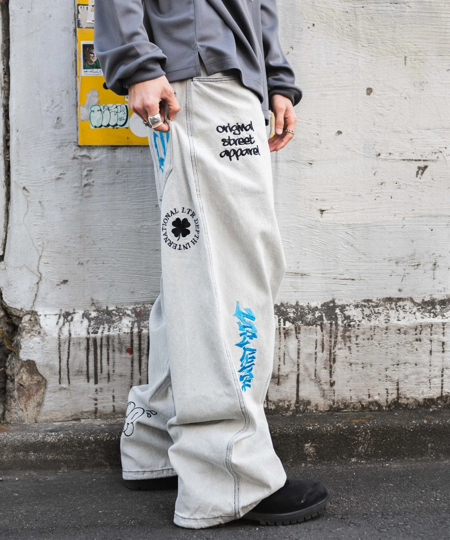 グラフィックデニムパンツ - Image 15