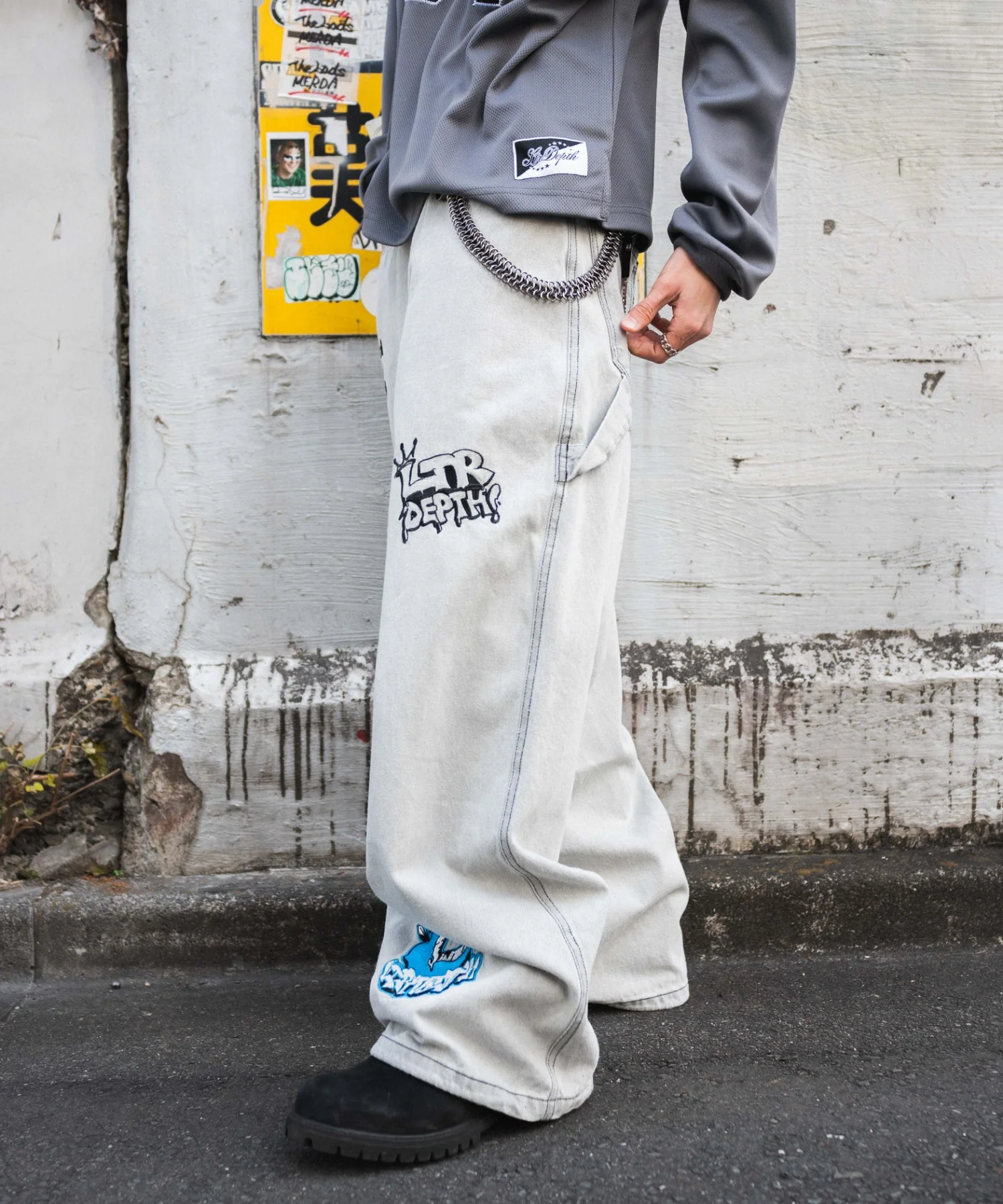 グラフィックデニムパンツ - Image 16