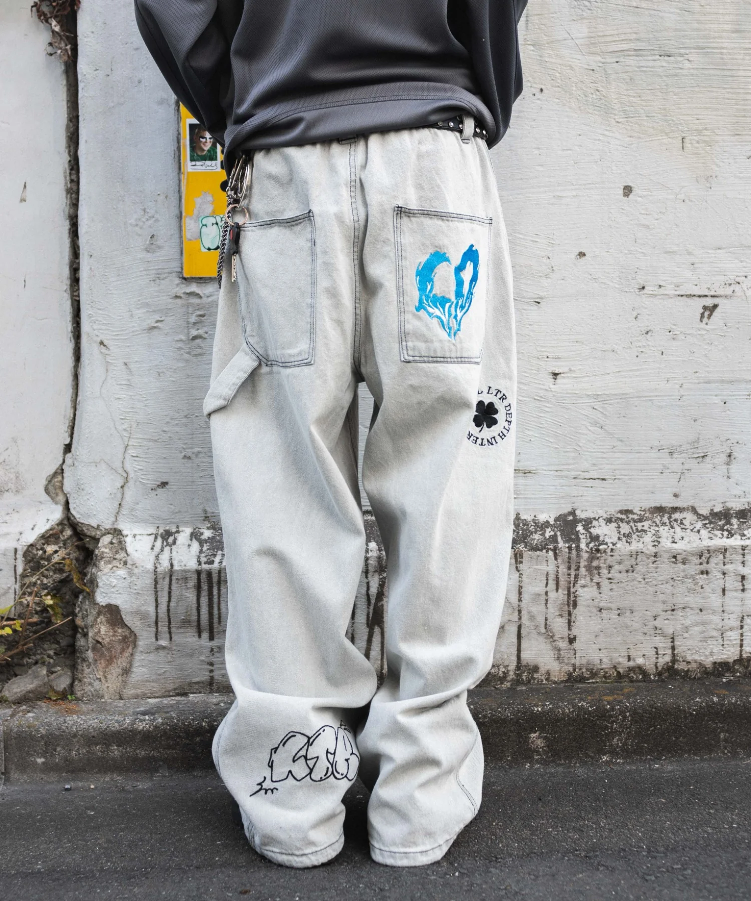 グラフィックデニムパンツ - Image 17
