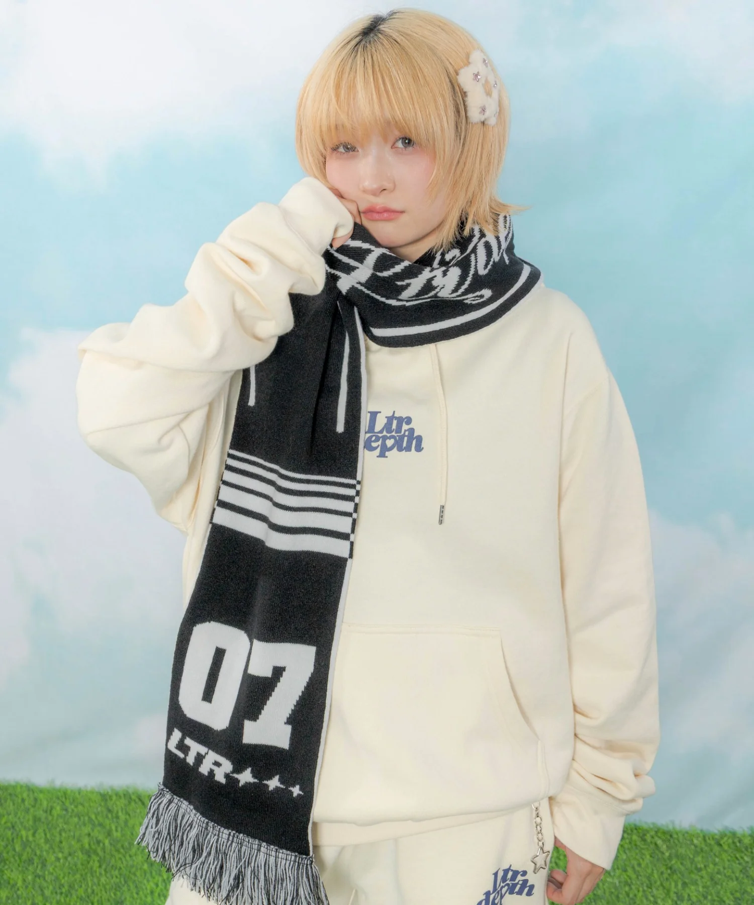 エンブレムサッカーマフラー - Image 4