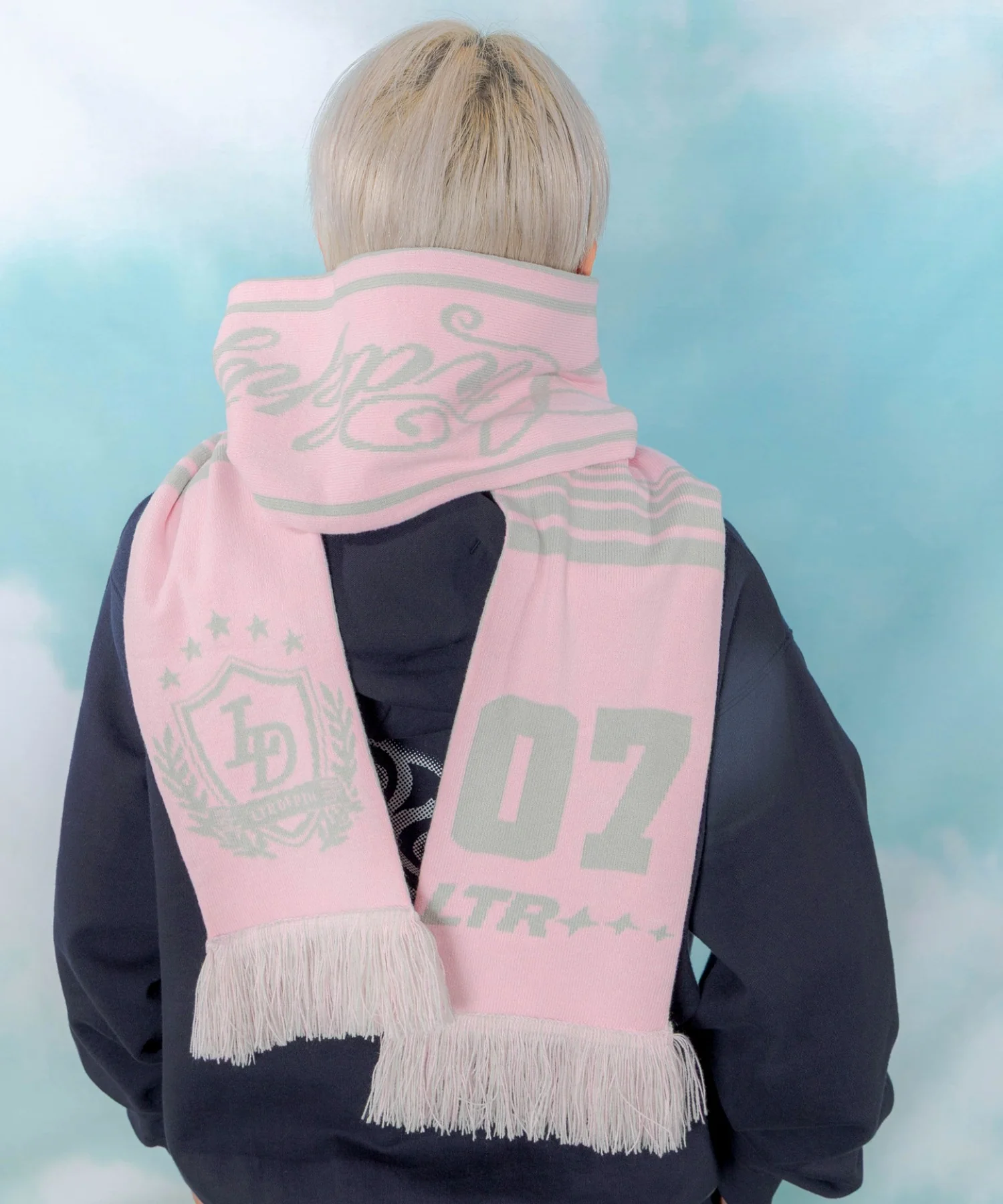 エンブレムサッカーマフラー - Image 8