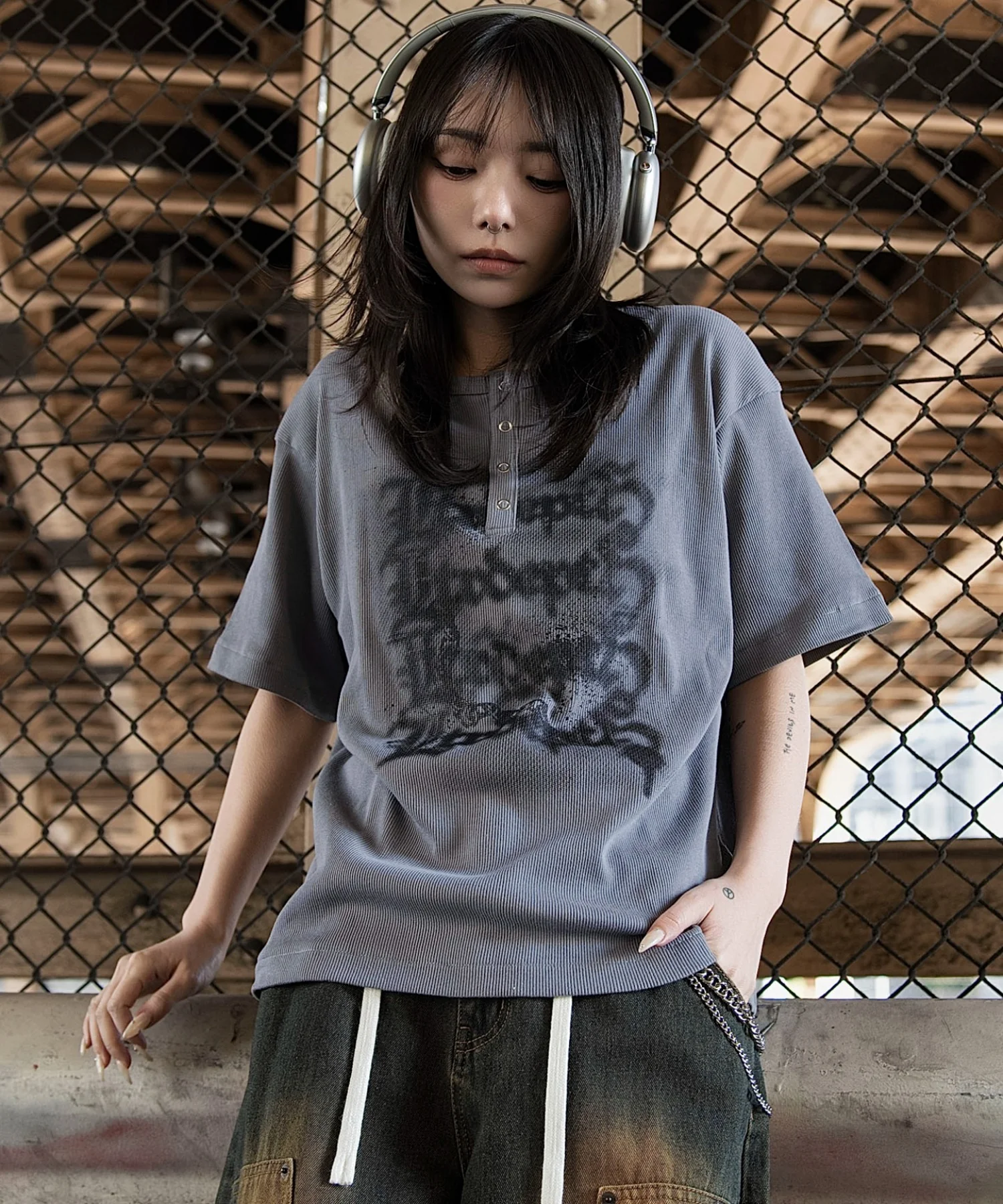 グラフィックヘンリーネックT（SS） - Image 18