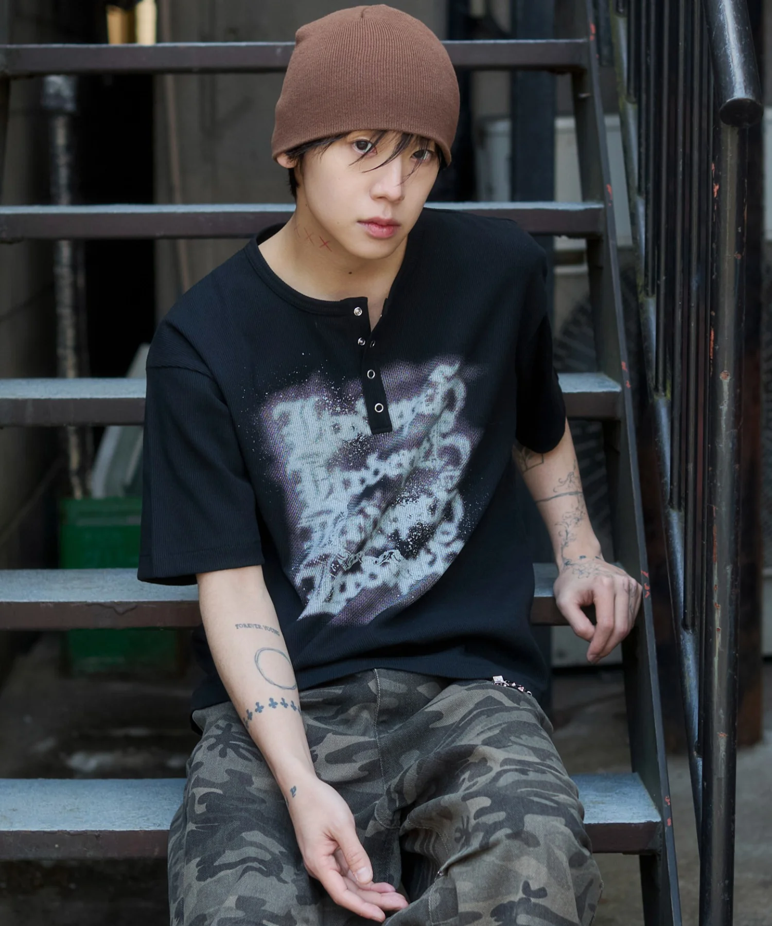 グラフィックヘンリーネックT（SS） - Image 33