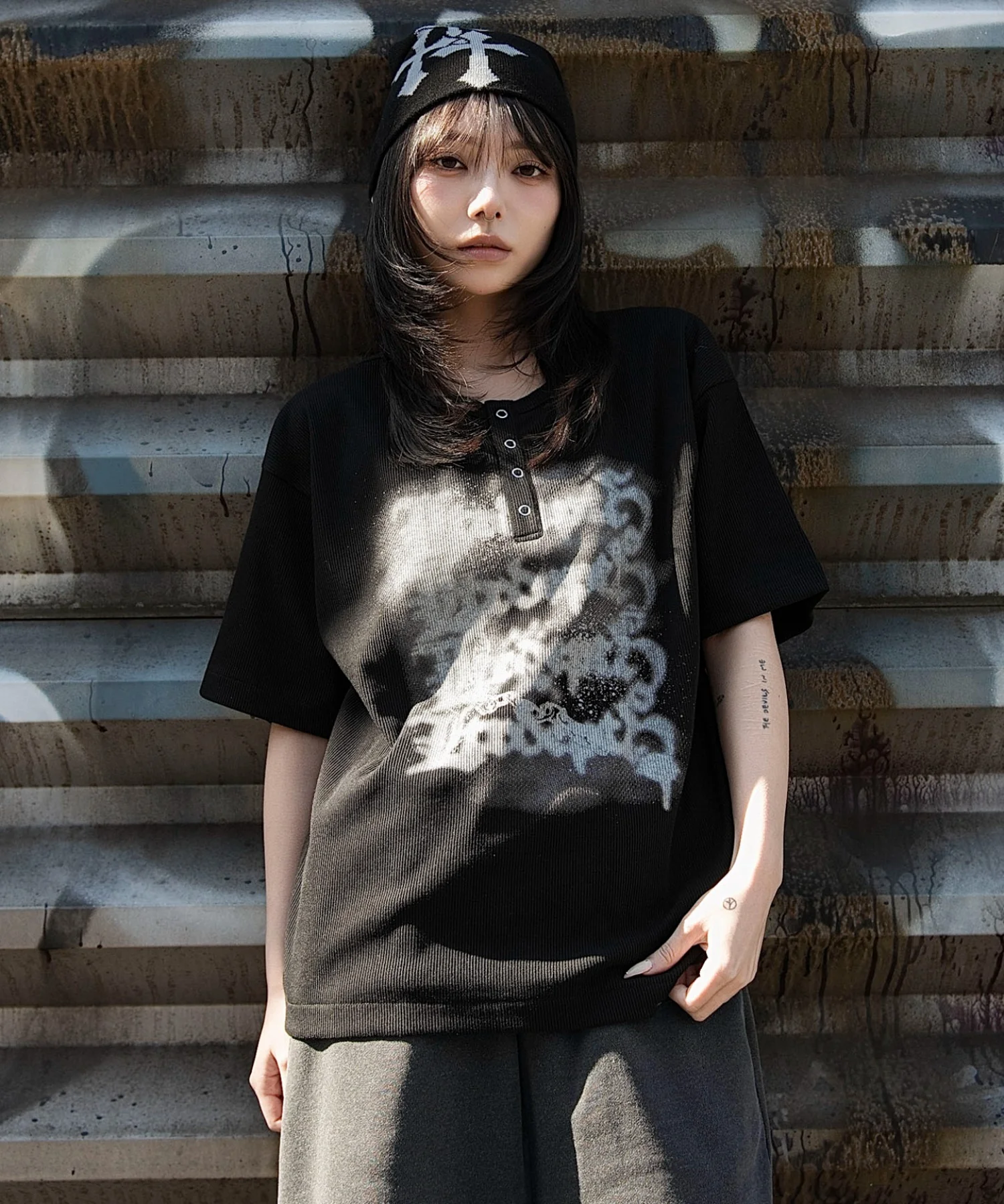 グラフィックヘンリーネックT（SS） - Image 36