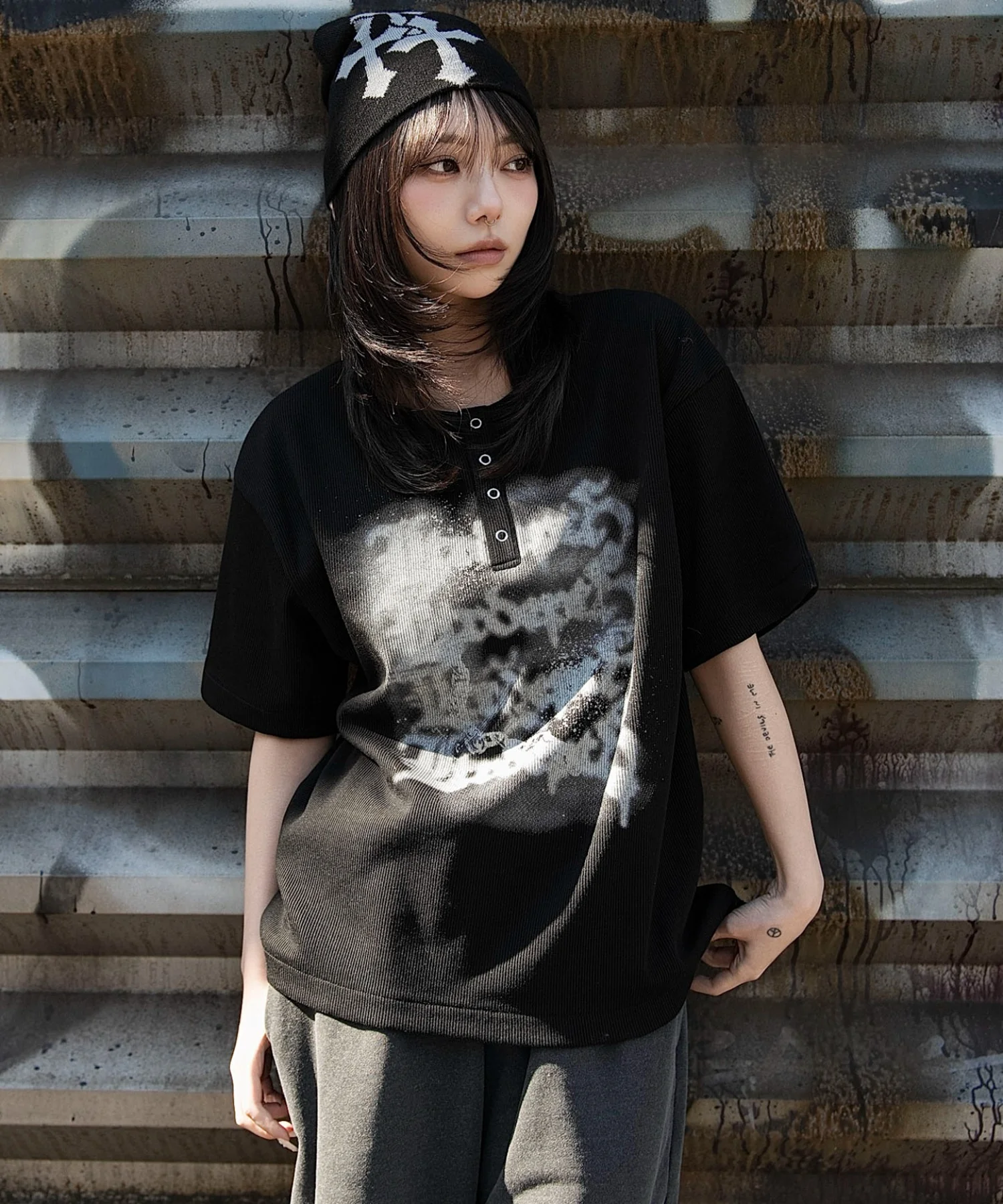 グラフィックヘンリーネックT（SS） - Image 4