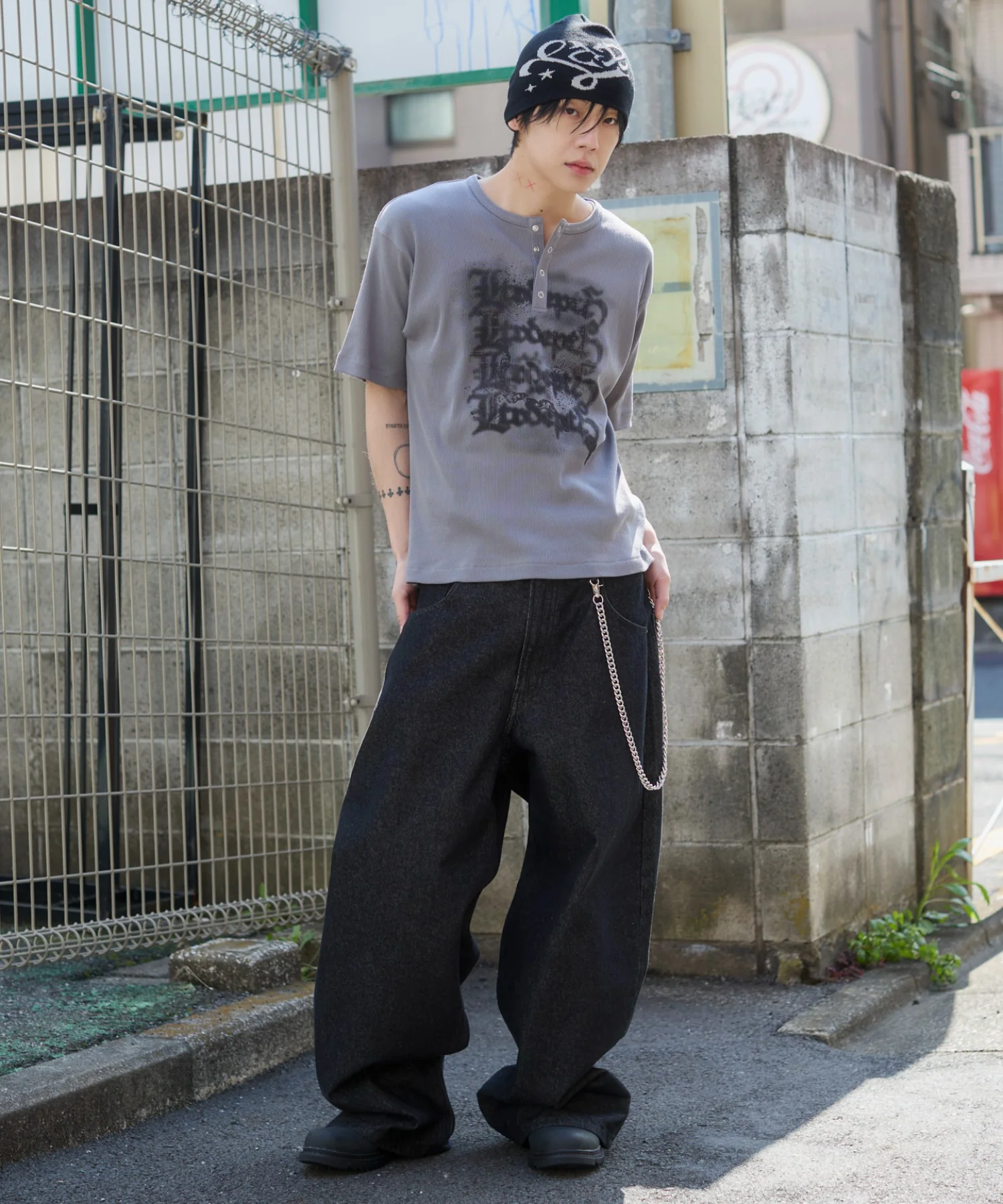グラフィックヘンリーネックT（SS） - Image 5
