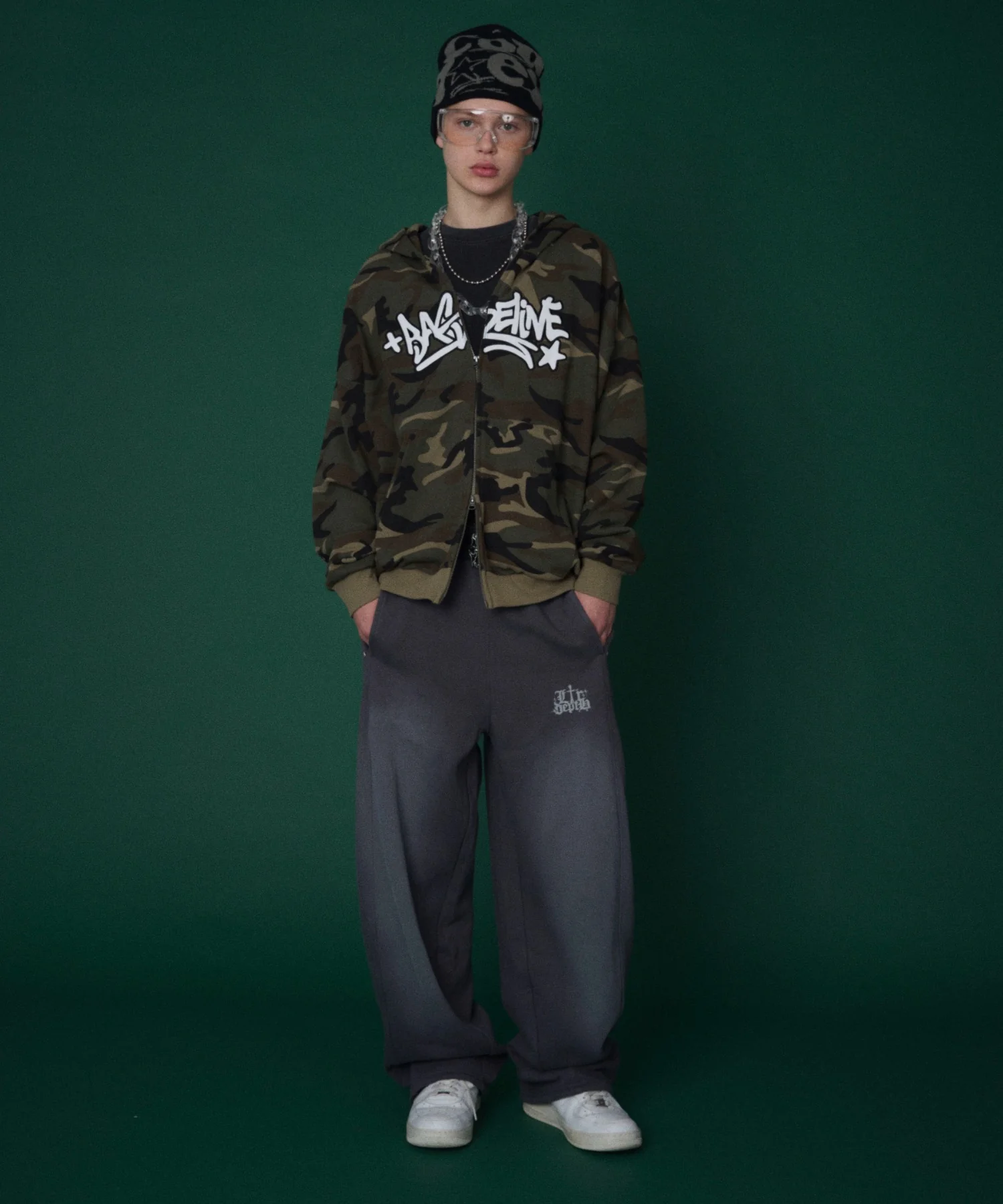 ロゴスウェットパンツ - Image 19