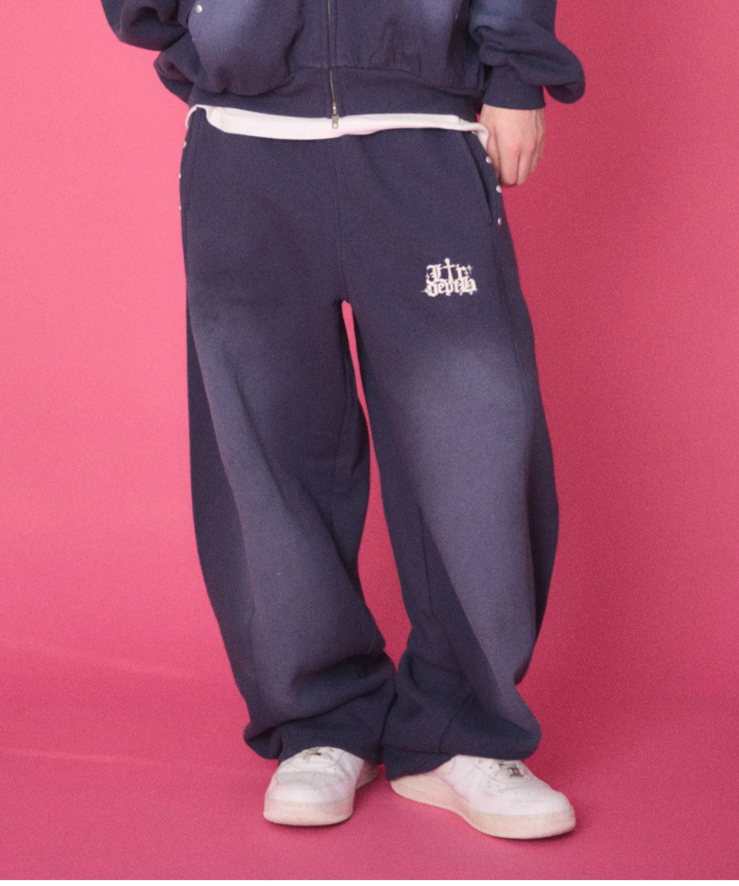 ロゴスウェットパンツ - Image 23