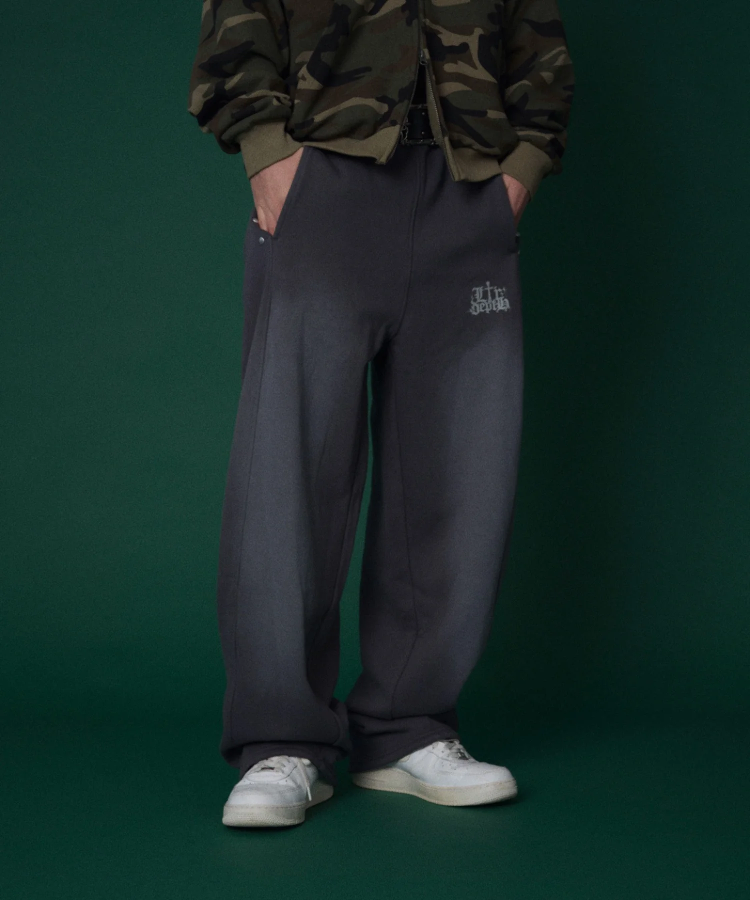 ロゴスウェットパンツ - Image 3