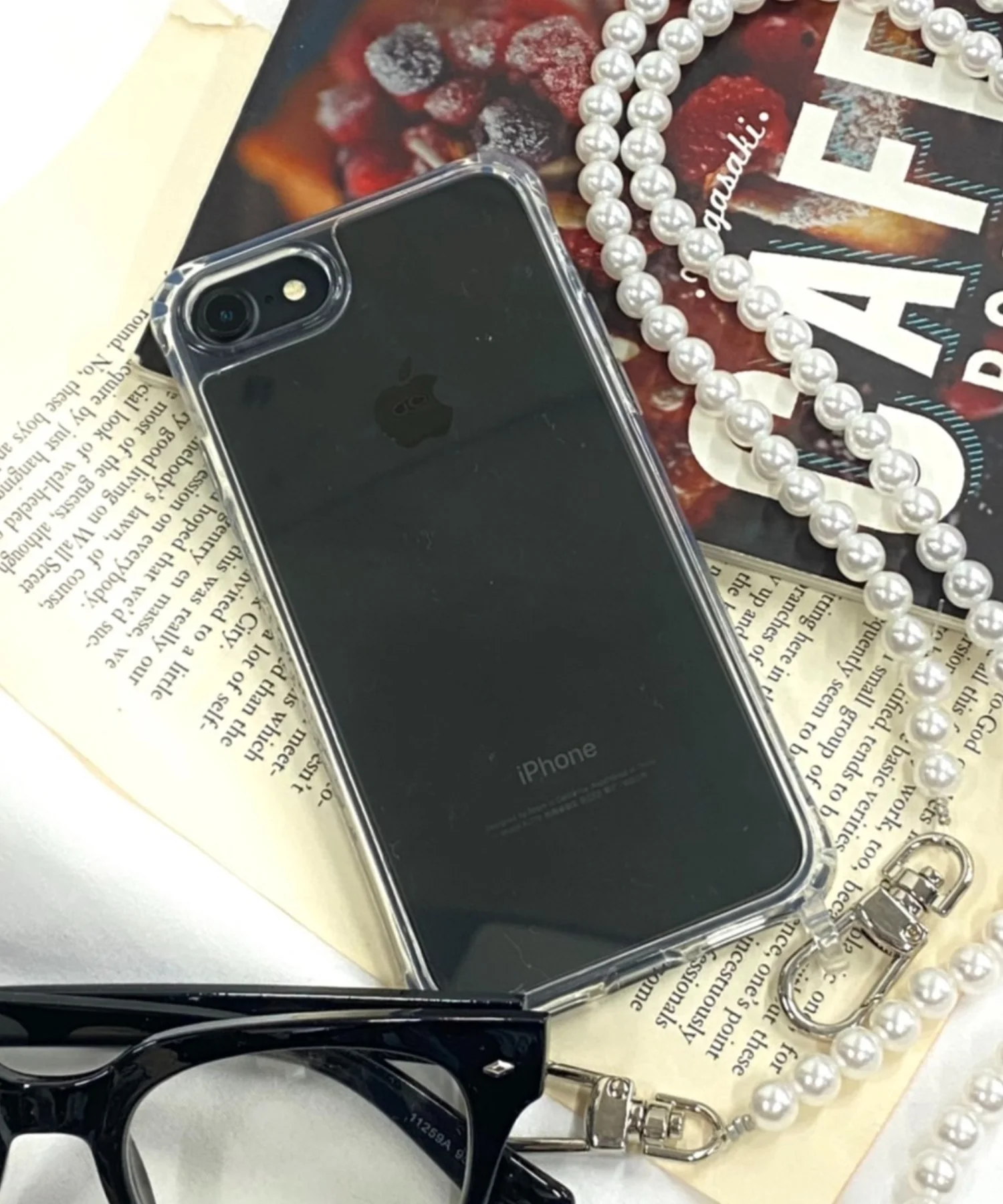ストラップホール付きクリアiphoneケース - Image 4
