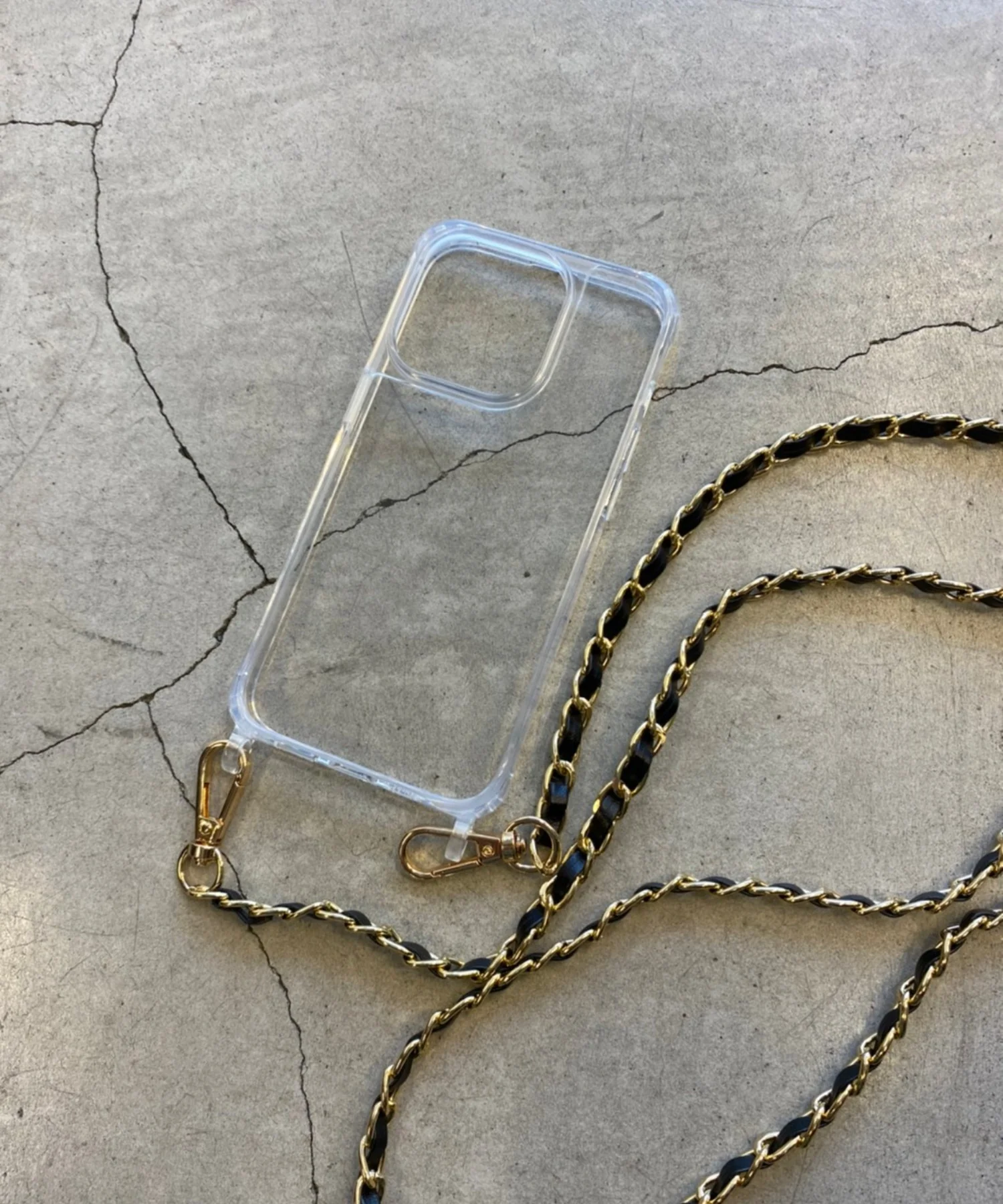 ストラップホール付きクリアiphoneケース - Image 8