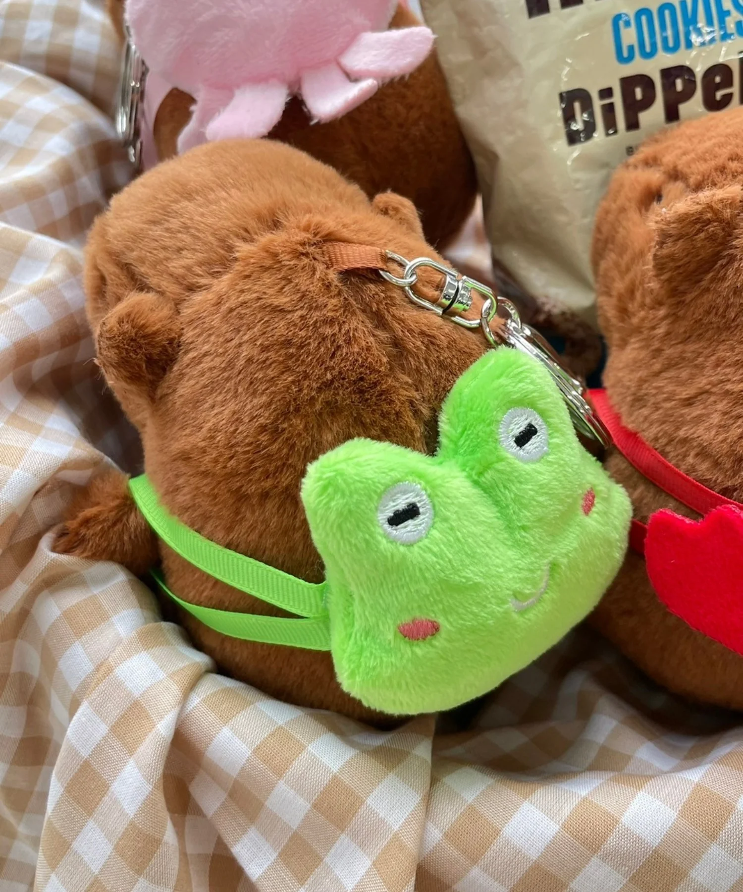 リュックカピバラぬいぐるみキーホルダー - Image 3