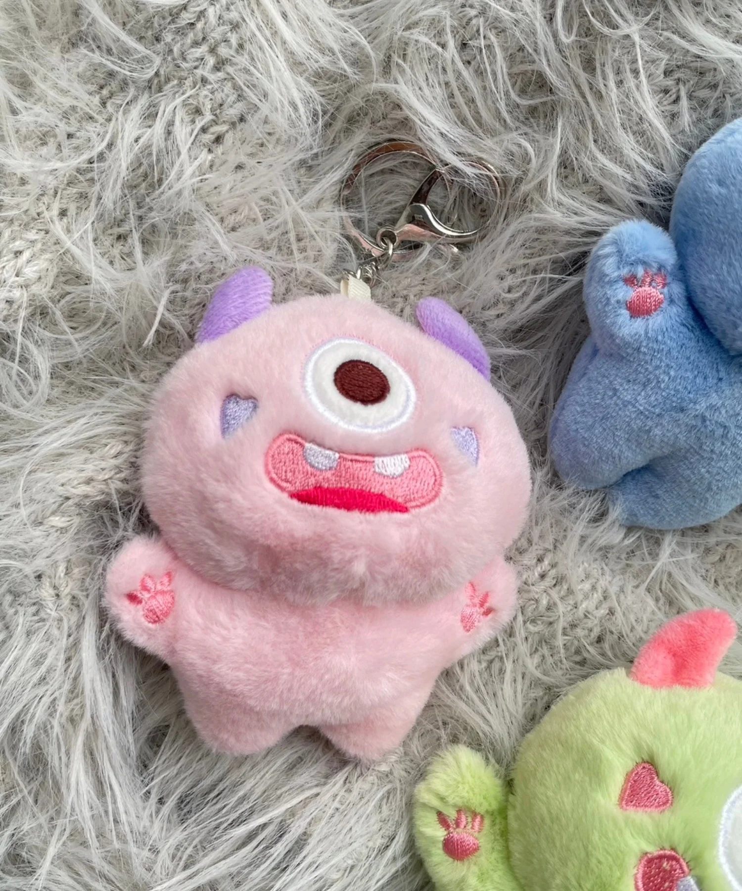 ハッピーモンスターぬいぐるみキーホルダー - Image 10