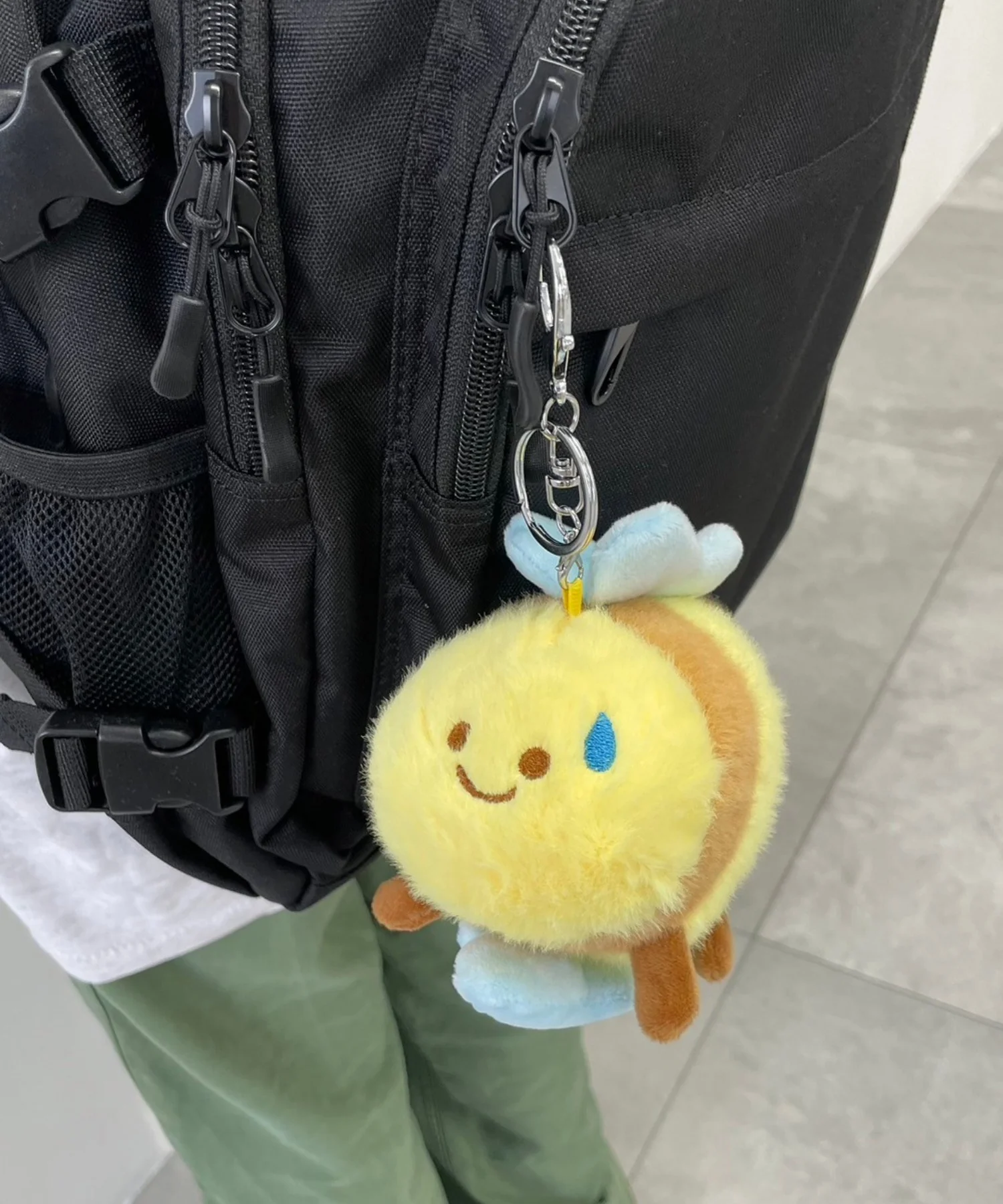 にこにこみつばちぬいぐるみキーホルダー - Image 5