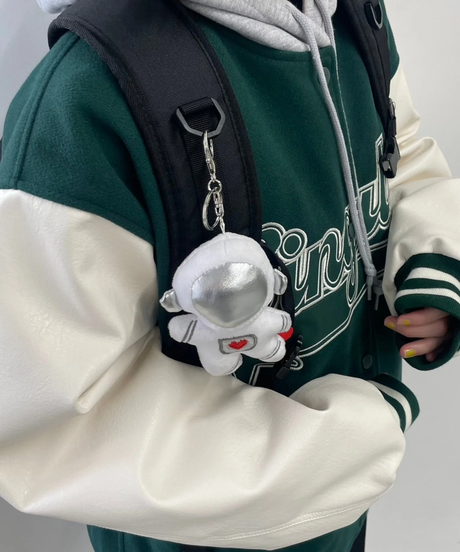 シルバースペースマンぬいぐるみキーホルダー - Image 6