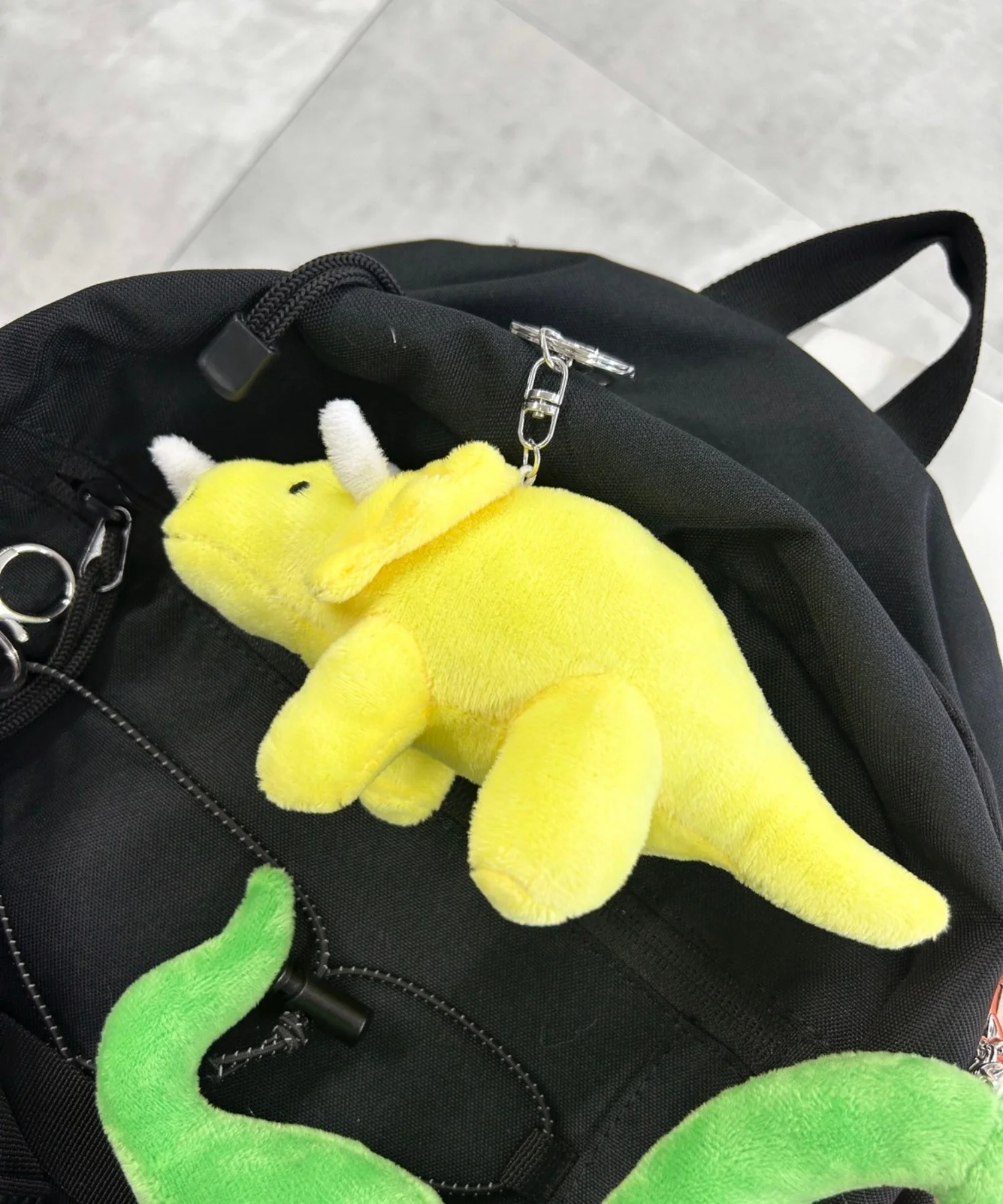 ザウルスぬいぐるみキーホルダー - Image 2