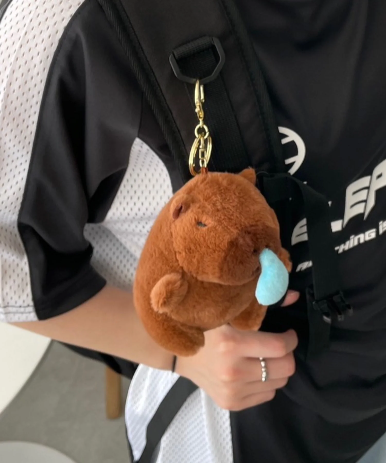カピバラぬいぐるみキーホルダー - Image 4