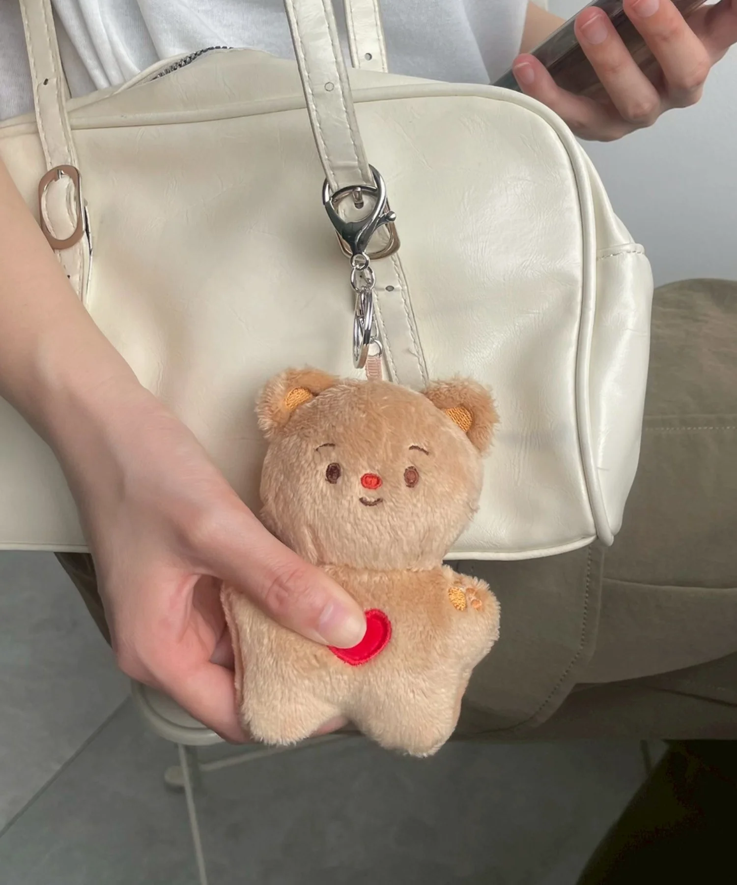 まゆげハートベアぬいぐるみキーホルダー - Image 3