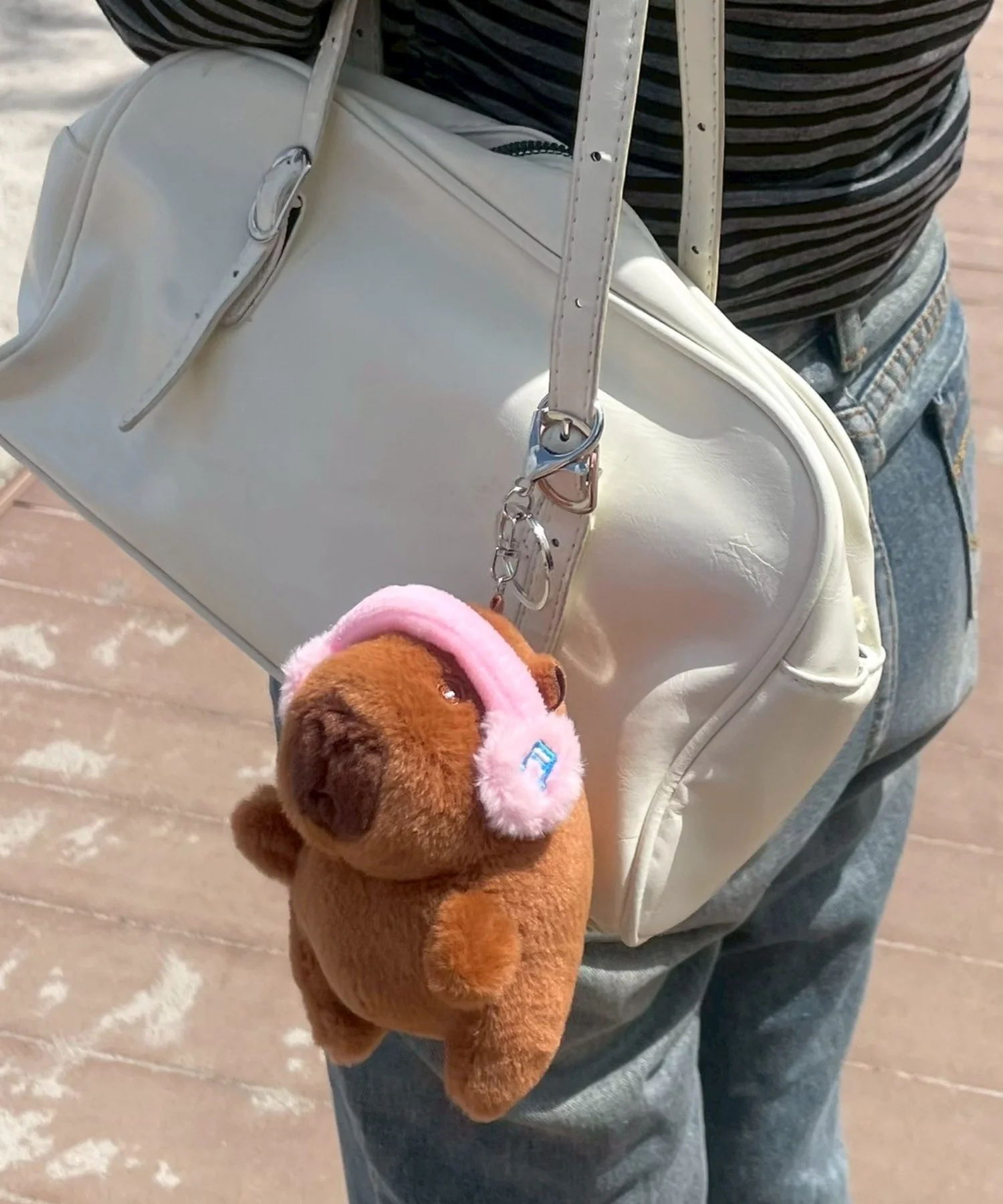ヘッドホンカピバラぬいぐるみキーホルダー - Image 4