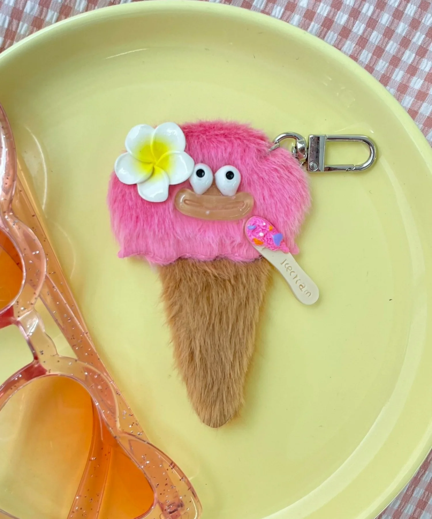 ミニデリシャスアイスクリームモンスターぬいぐるみキーホルダー - Image 3