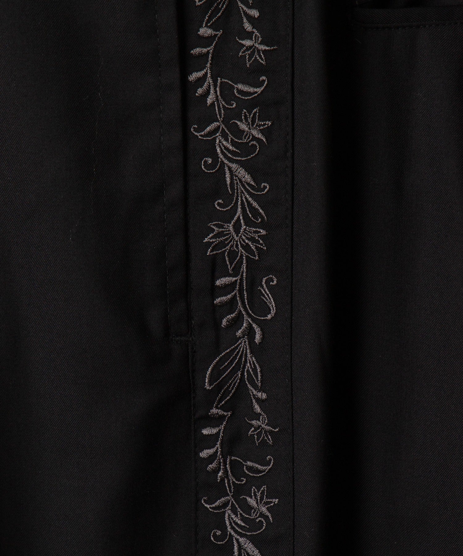 刺繍ラインワイドスラックス - Image 14