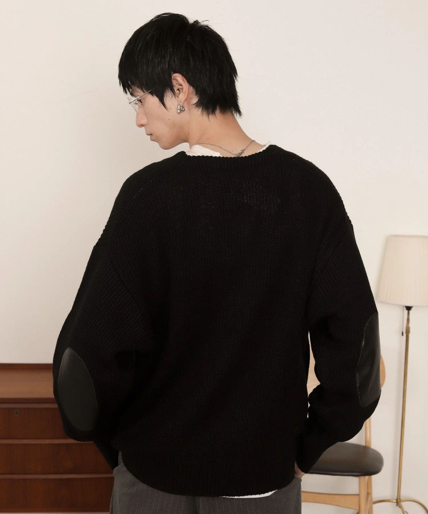 エルボーパッチVネックプルオーバー - Image 20