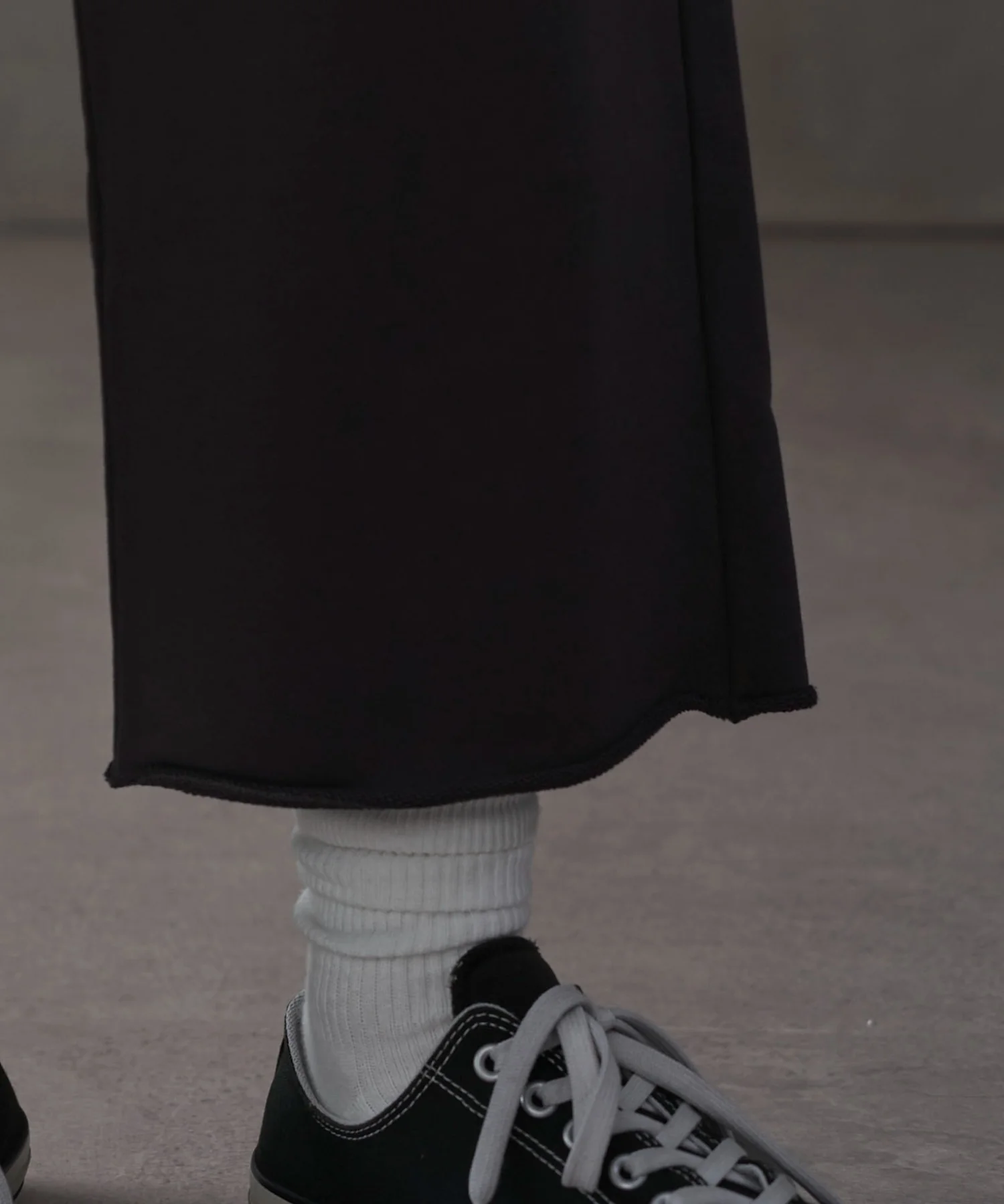 クロップドスウェットパンツ - Image 3