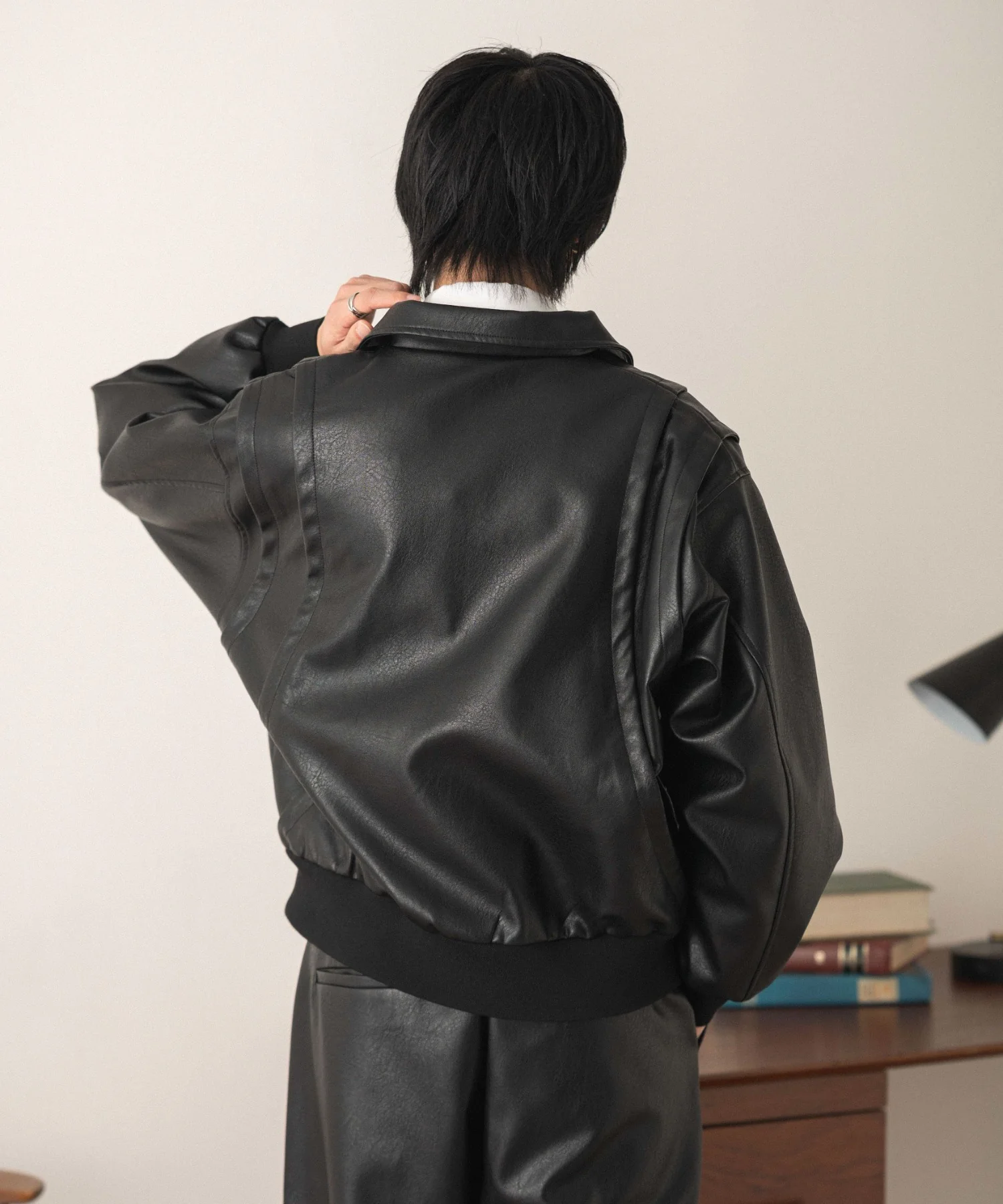 PUタックボンバージャケット - Image 12